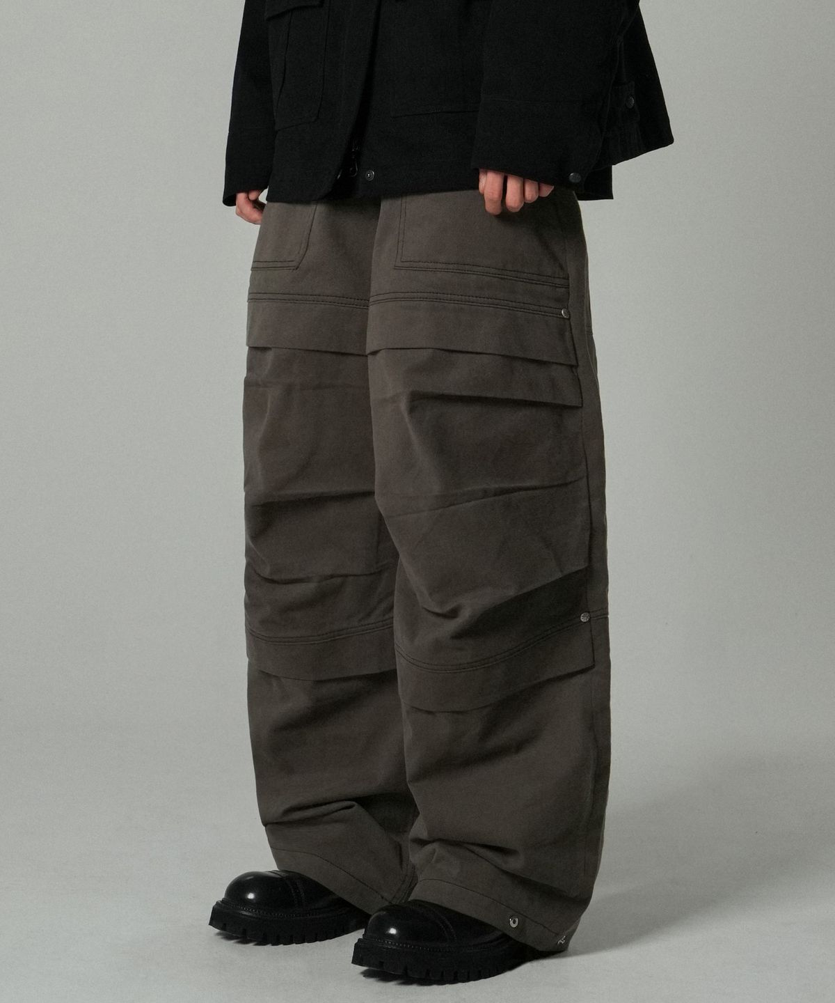 아이돈워너셀(IDWS) Nomad Maxi Layer Pants Charcoal