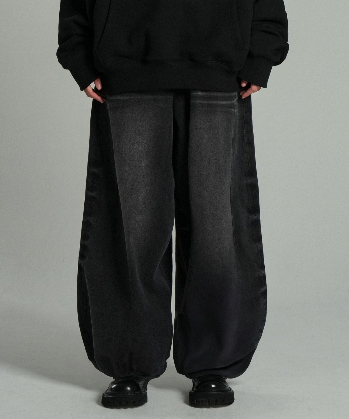 아이돈워너셀(IDWS) Axel Denim Balloon Pants Black