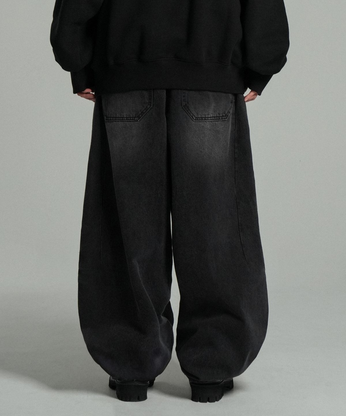 아이돈워너셀(IDWS) Axel Denim Balloon Pants Black