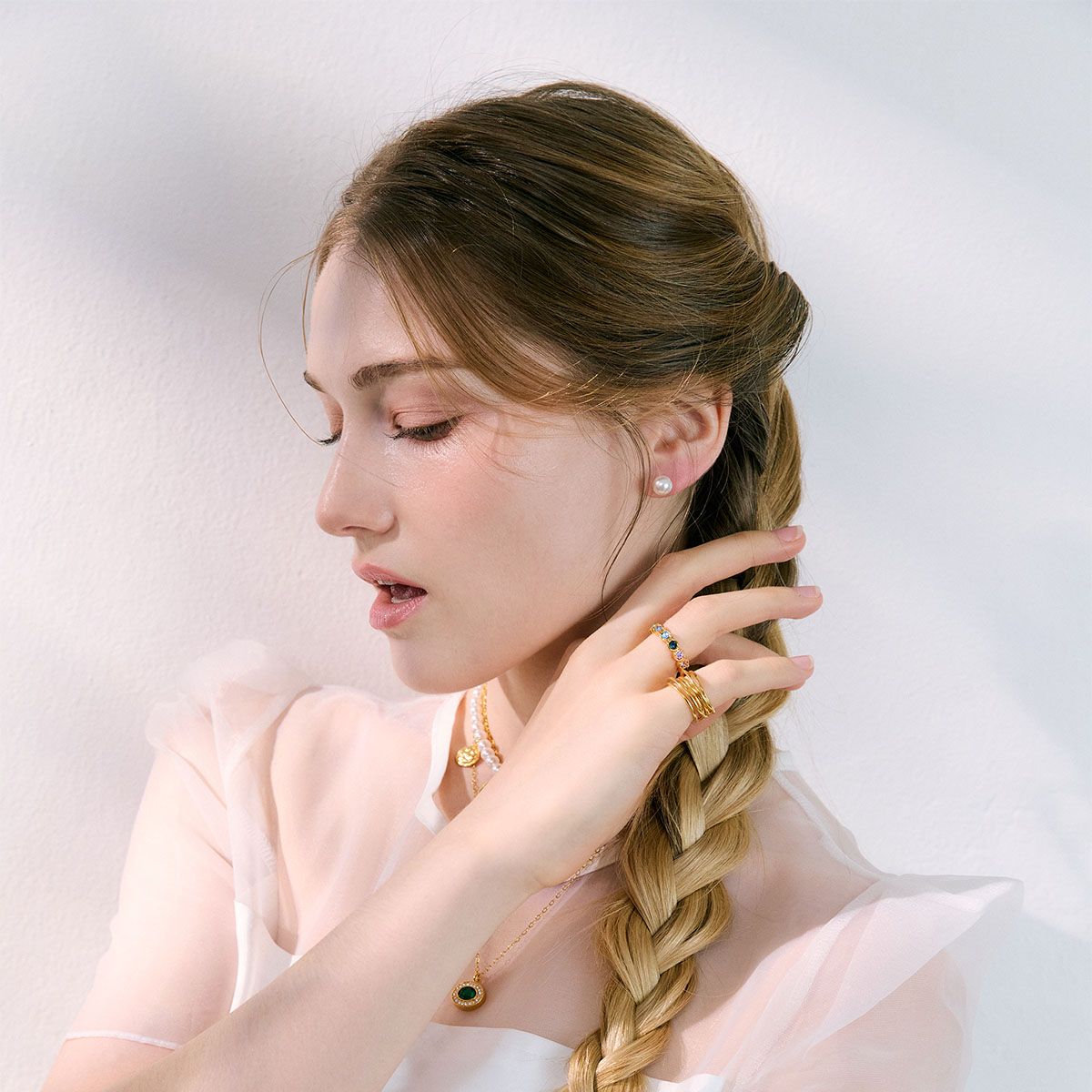매즈믹(MEZMIC) 멀티 컬러 스톤 반지