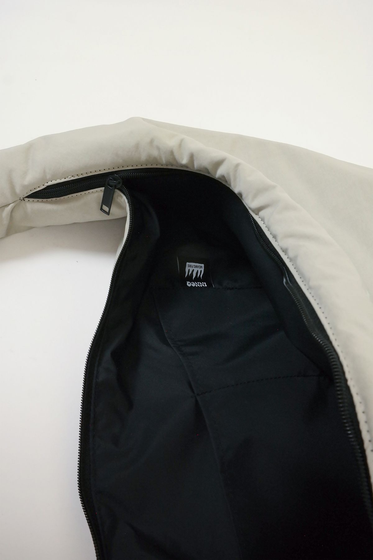 이네크(INNEQ) Pillow Concrete