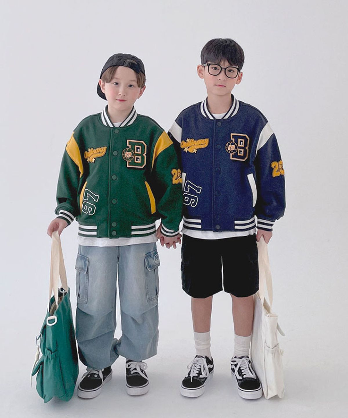 베리클로젯(BERRYCLOSET) 볼케이노 바시티 점퍼