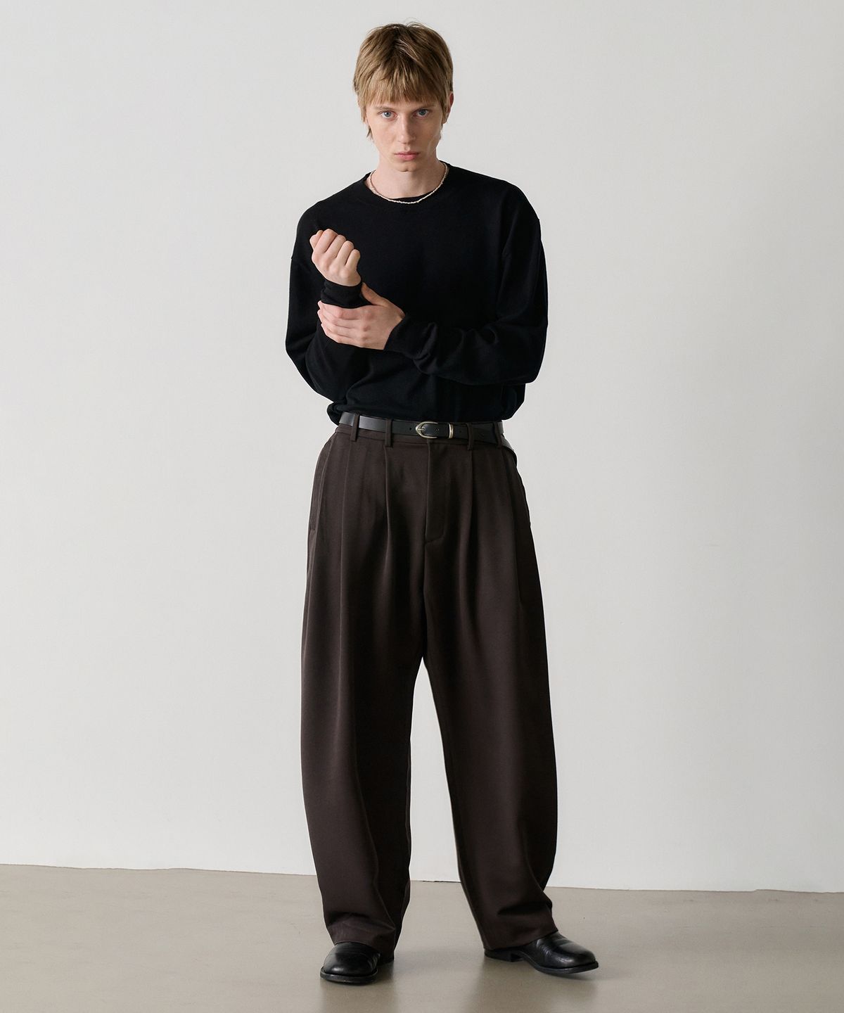 노운(NOUN) wide tapered pants (dark brown)