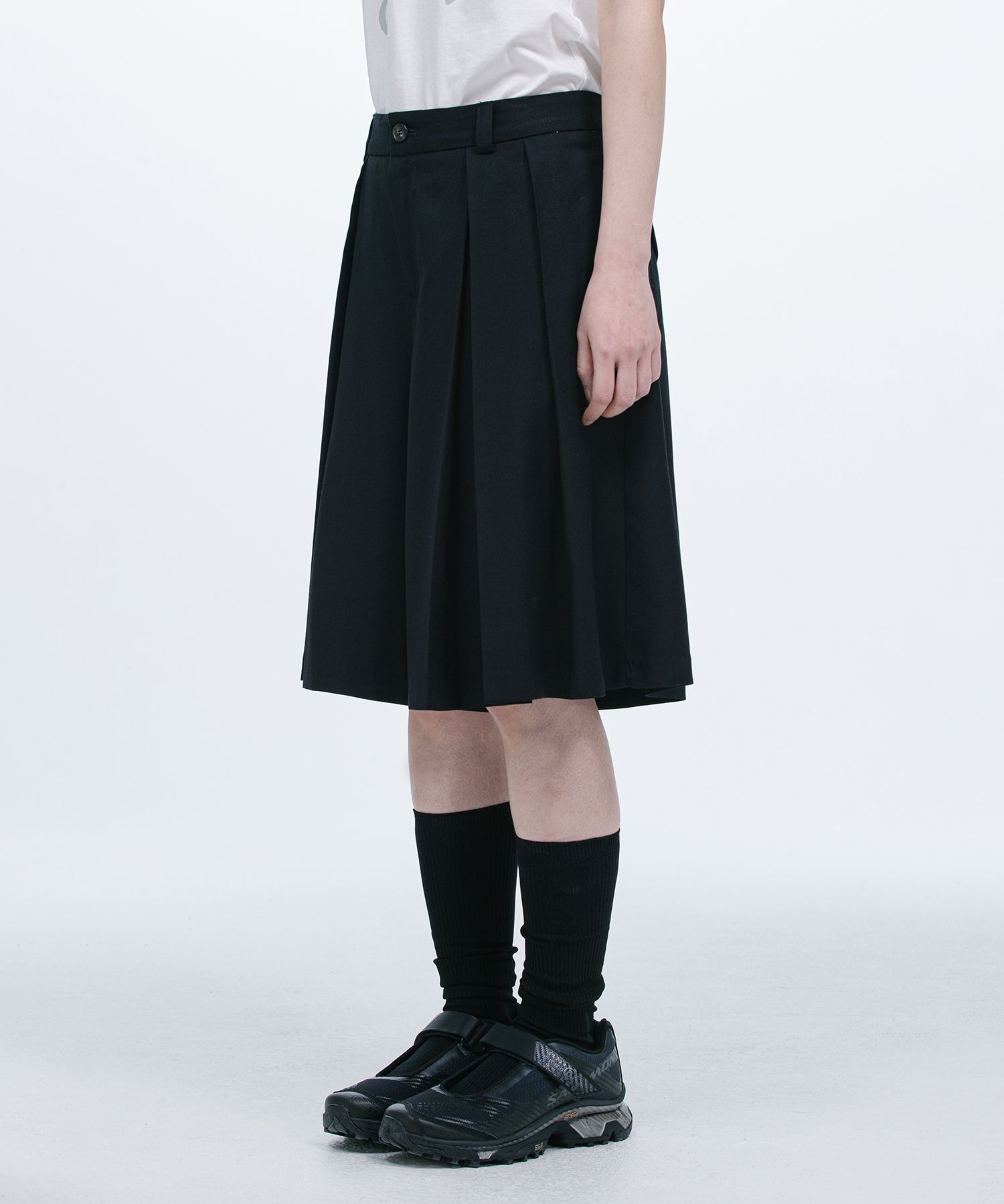 OHESHIO ■ PLEATS SKIRT MIDI PANTS ショートパンツ MUSINSA | OHESHIO PLEATS SKIRT MIDI PANTS, BLACK