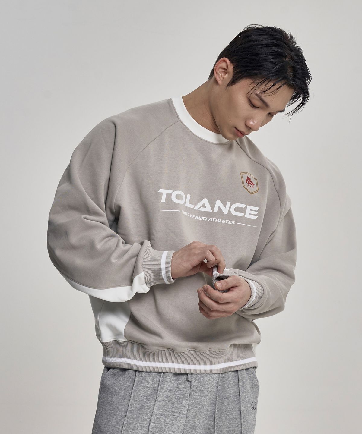 토런스(TOLANCE) 컬러블록 스웨트 맨투맨 - 3Color