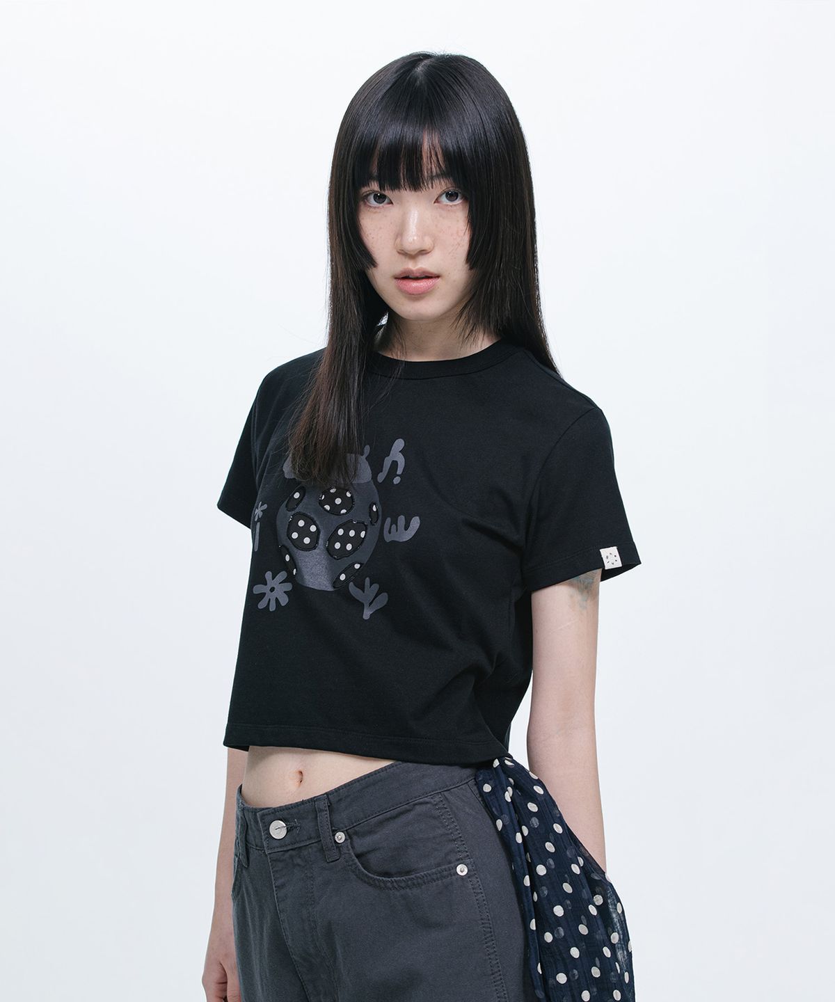 오헤시오(OHESHIO) DOT BUG PATCHY T-SHIRT, BLACK