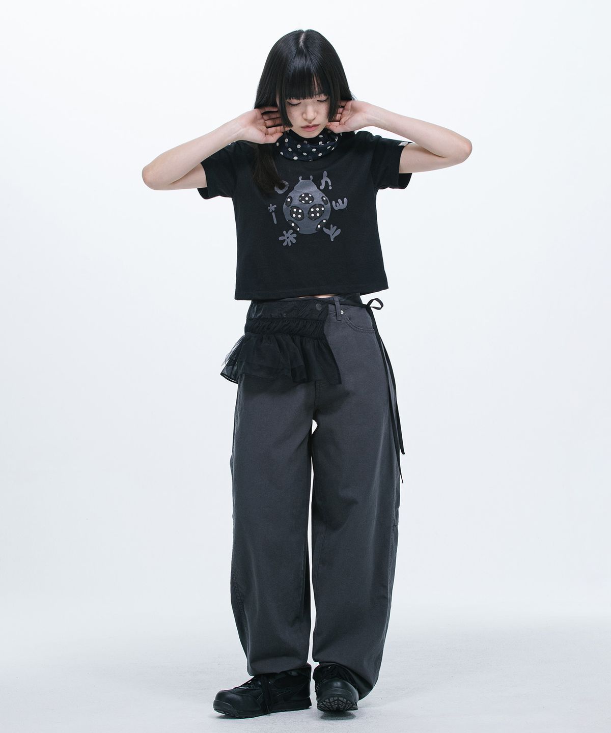 오헤시오(OHESHIO) DOT BUG PATCHY T-SHIRT, BLACK