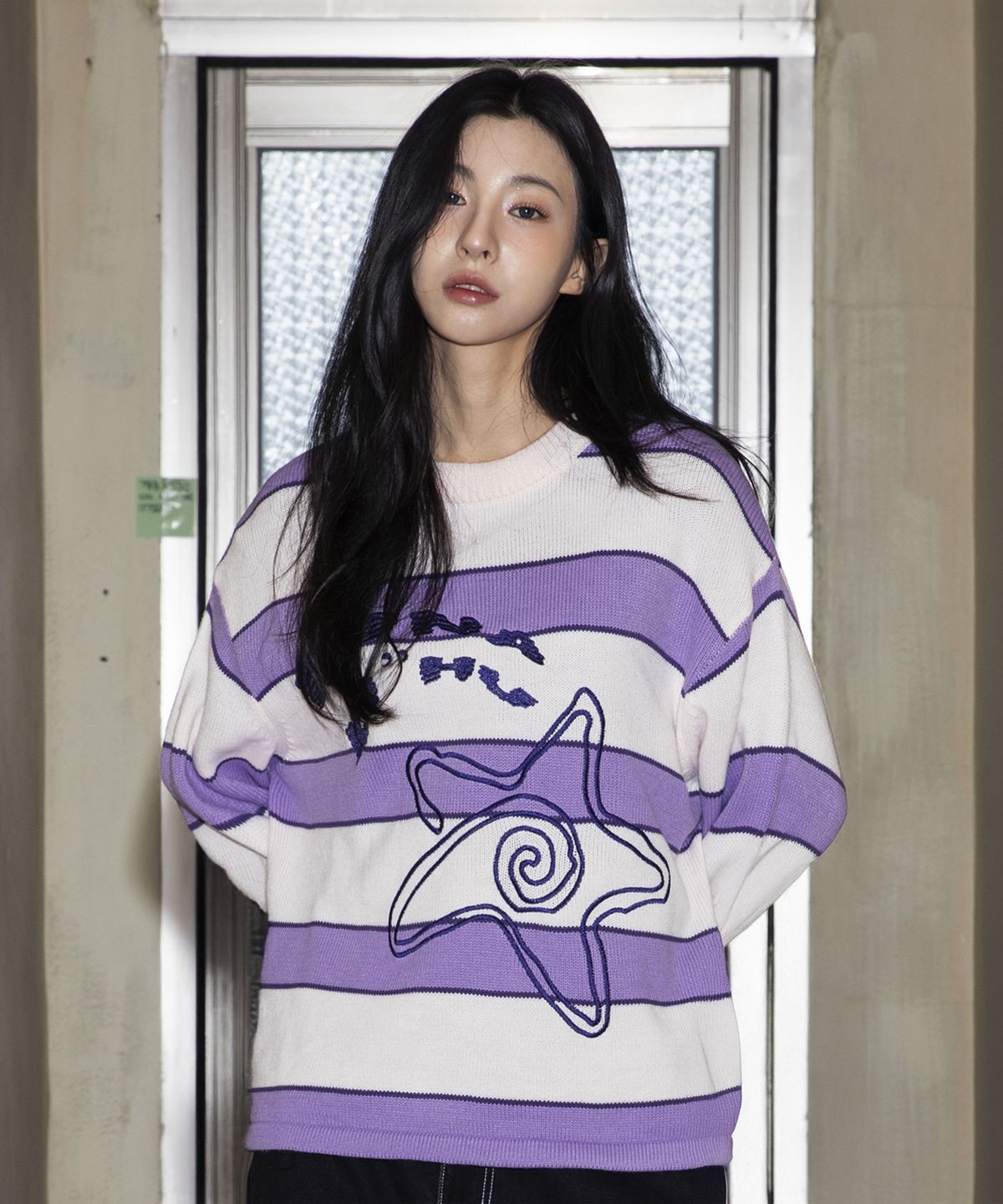 루나키후(RuNaKi'Hu') WXK016 드렁큰 스타 스트라이프 풀오버 니트 (PURPLE)