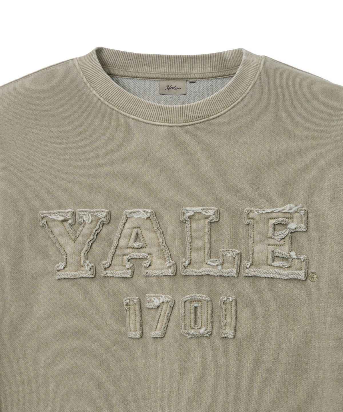 예일(YALE) 우먼즈 피그먼트 아플리케 크롭 스웨트셔츠_베이지