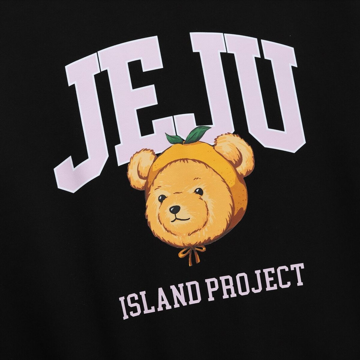 아일랜드 프로젝트(ISLAND PROJECT) Mandarine Bear Jeju Head Sweatshirt - Black