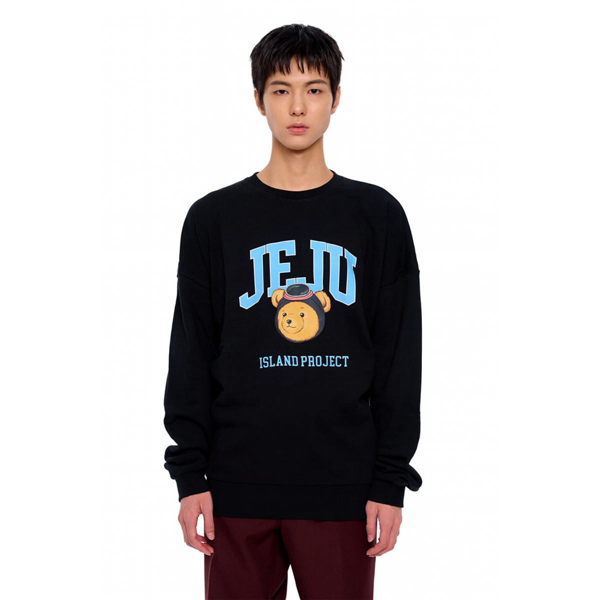 아일랜드 프로젝트(ISLAND PROJECT) Diver Bear Jeju Head Sweatshirt - Black