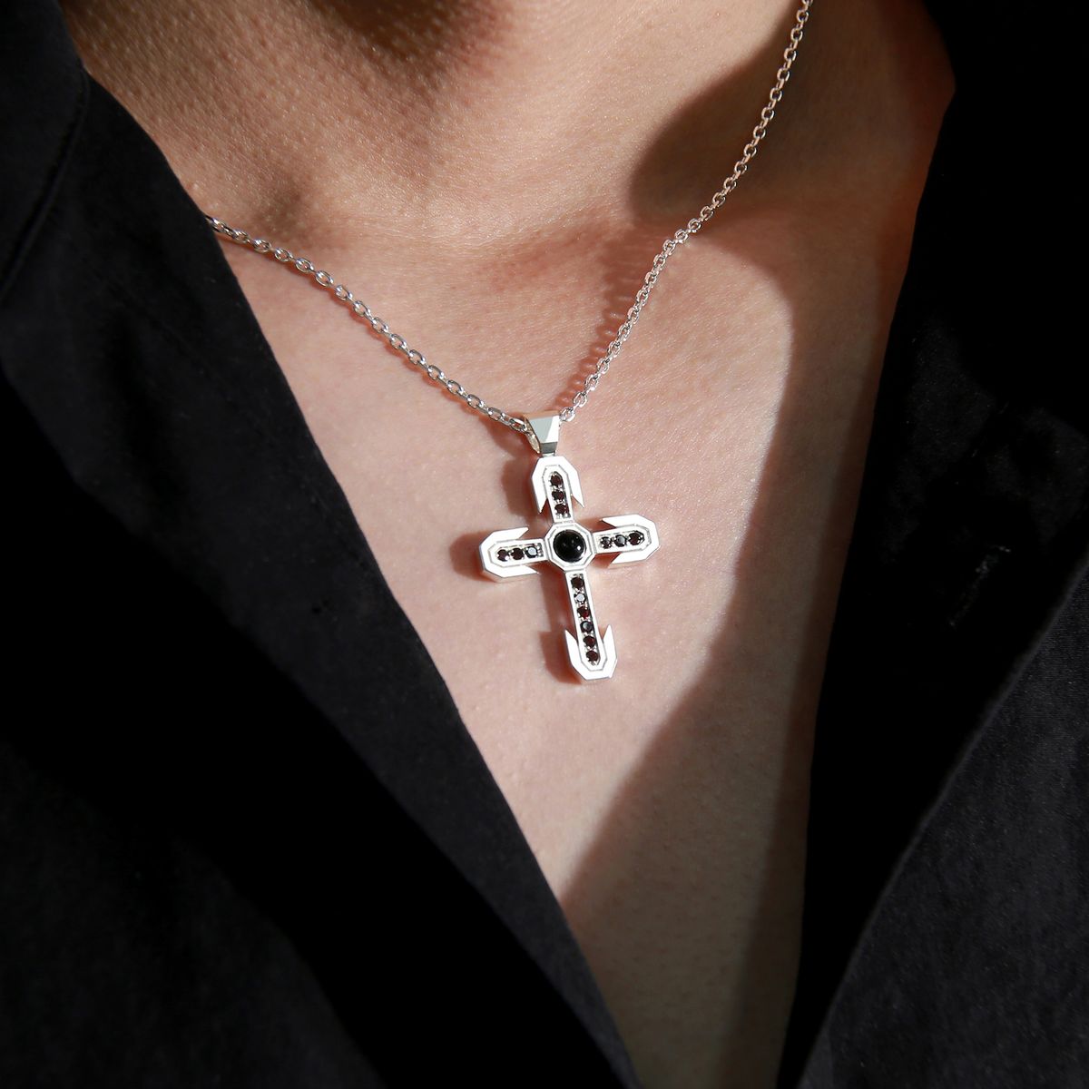 쿠도스(KUDOS) Ritzy Cross Necklace (All Ice Ver.)