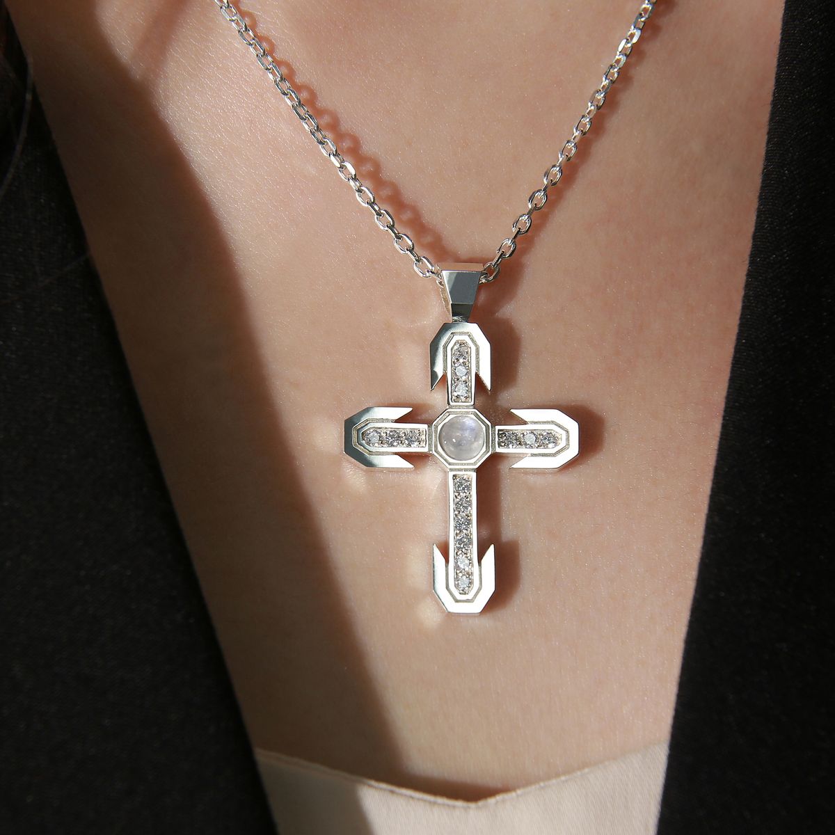쿠도스(KUDOS) Ritzy Cross Necklace (All Ice Ver.)