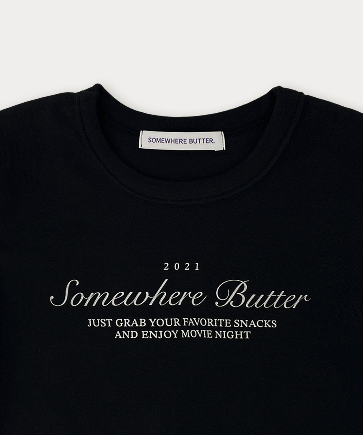 썸웨어버터(SOMEWHEREBUTTER) Snack Logo Crop Top - Black