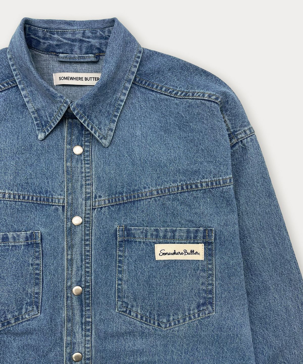 썸웨어버터(SOMEWHEREBUTTER) Western Denim Over-Fit Shirt - Middle Blue