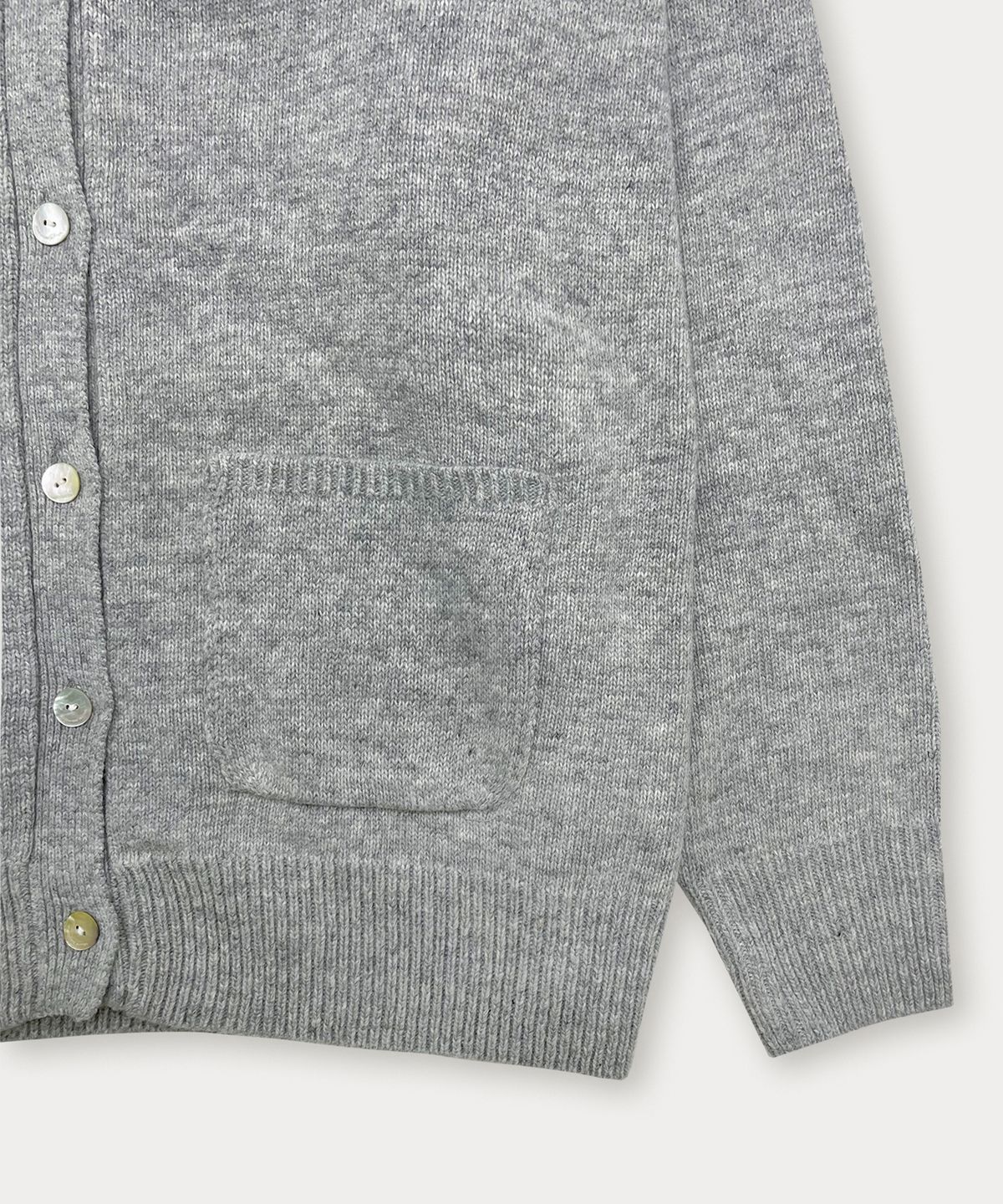 썸웨어버터(SOMEWHEREBUTTER) Camilla V-Neck Cardigan - Grey