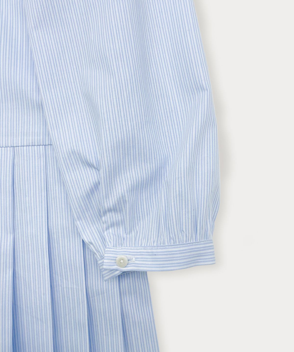 썸웨어버터(SOMEWHEREBUTTER) Stripe Pleats Mini Dress - Light Blue