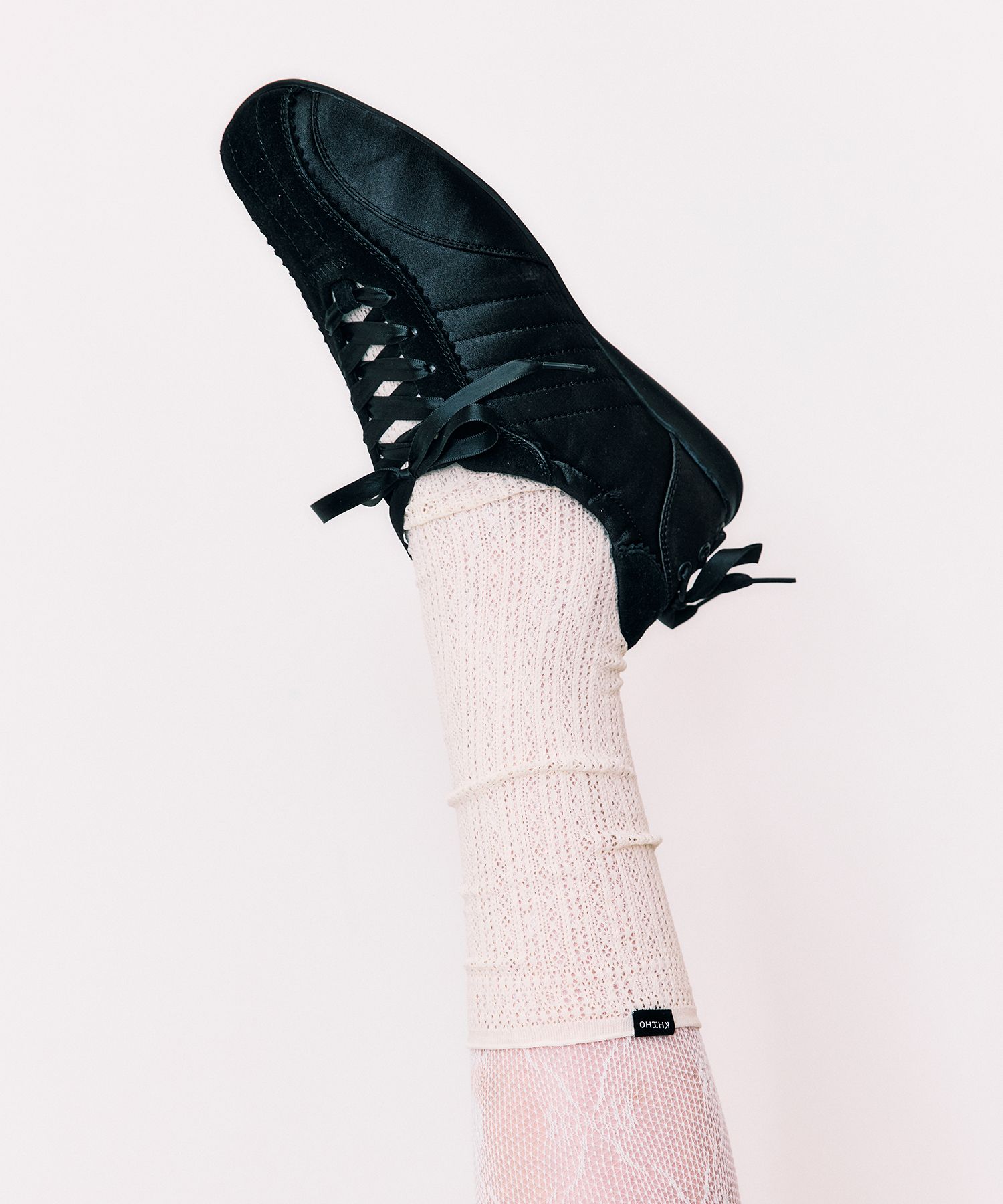 【KHIHO】PLIE BACK RIBBON SNEAKERS【韓国人気・未入荷】 MUSINSA | KHIHO Plie back ribbon sneakers 3 colors