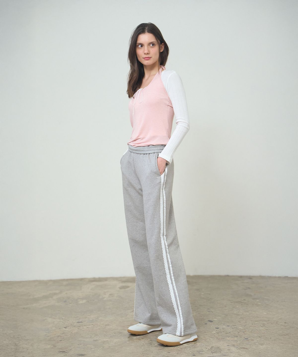 로브로브(LOVLOV) ATELIER LACE TRACK PANTS