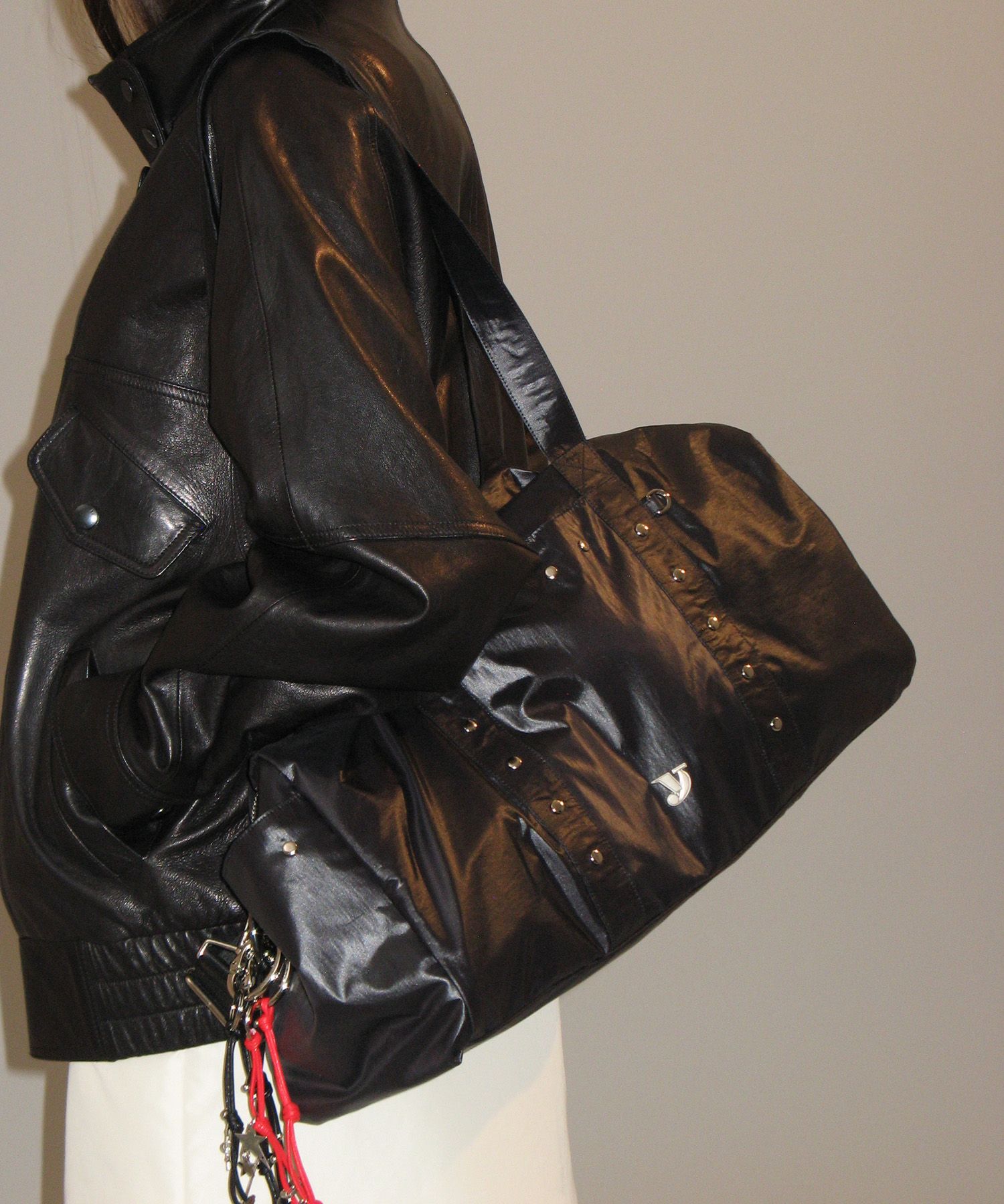 ボストンバッグ ★Stud duffle bag(3色)★【Yeomim】人気商品★ STUD DUFFLE BAG - 海外通販のBUYMA