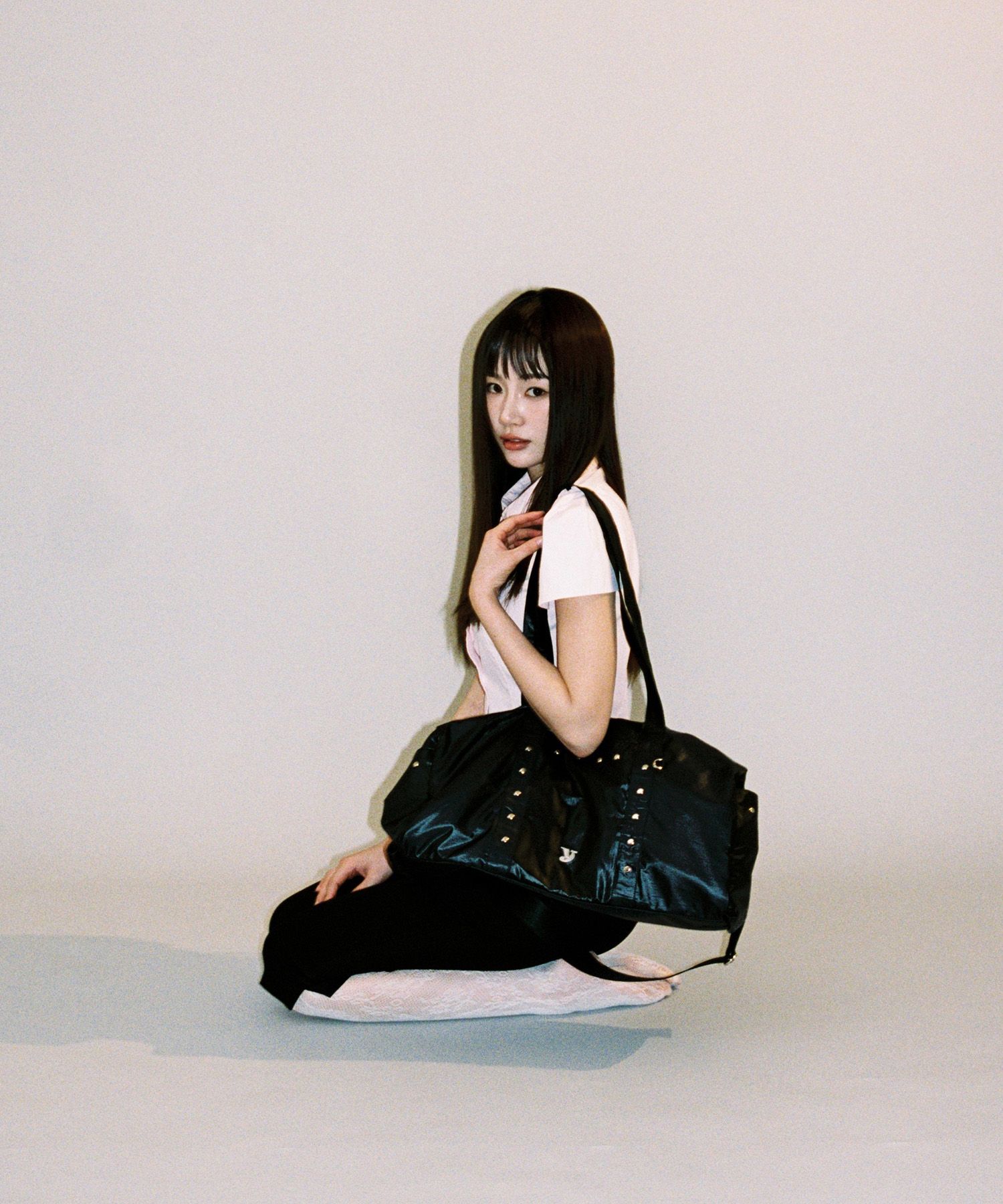 ボストンバッグ ★Stud duffle bag(3色)★【Yeomim】人気商品★ MUSINSA公式 | YEOMIM stud duffle bag (black)