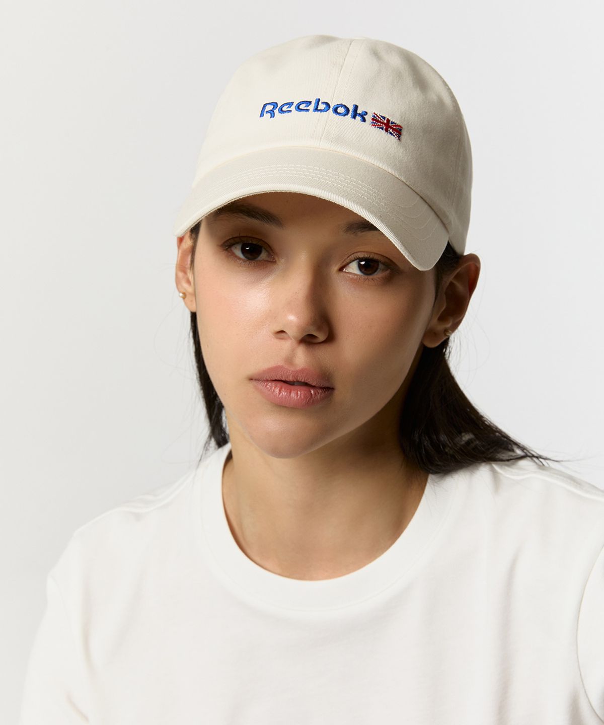 리복(REEBOK) 유니언잭 로고 볼캡 - 오프 화이트