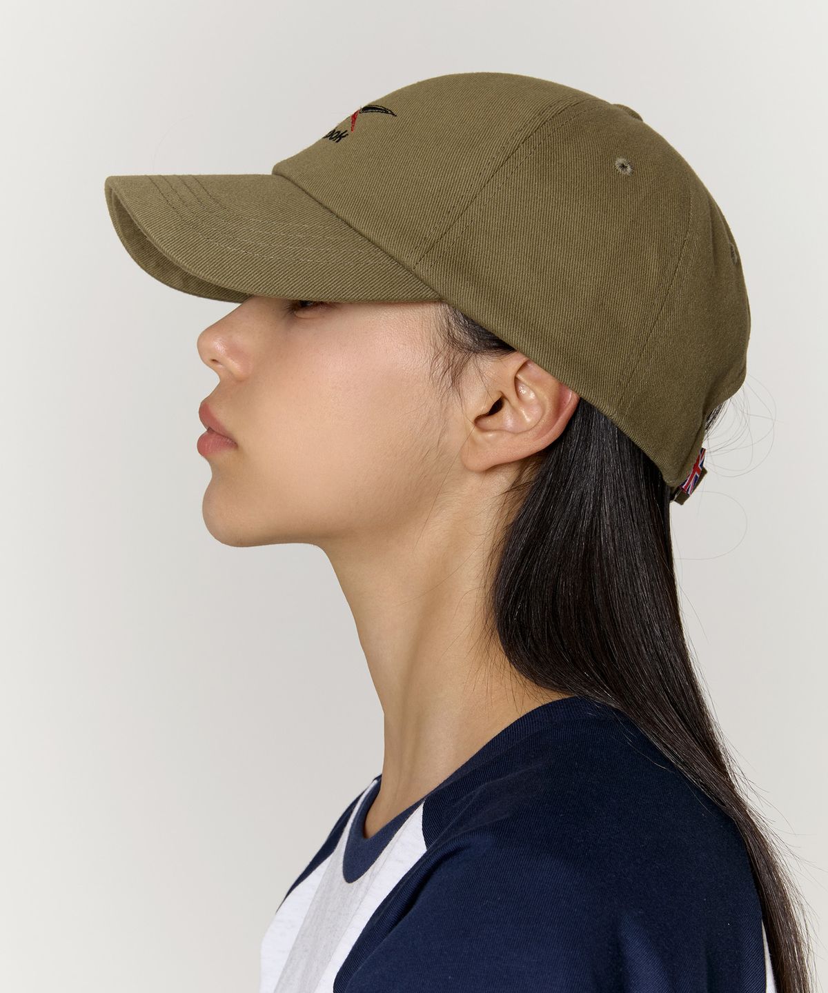 리복(REEBOK) 벡터 로고 볼캡 - 카키