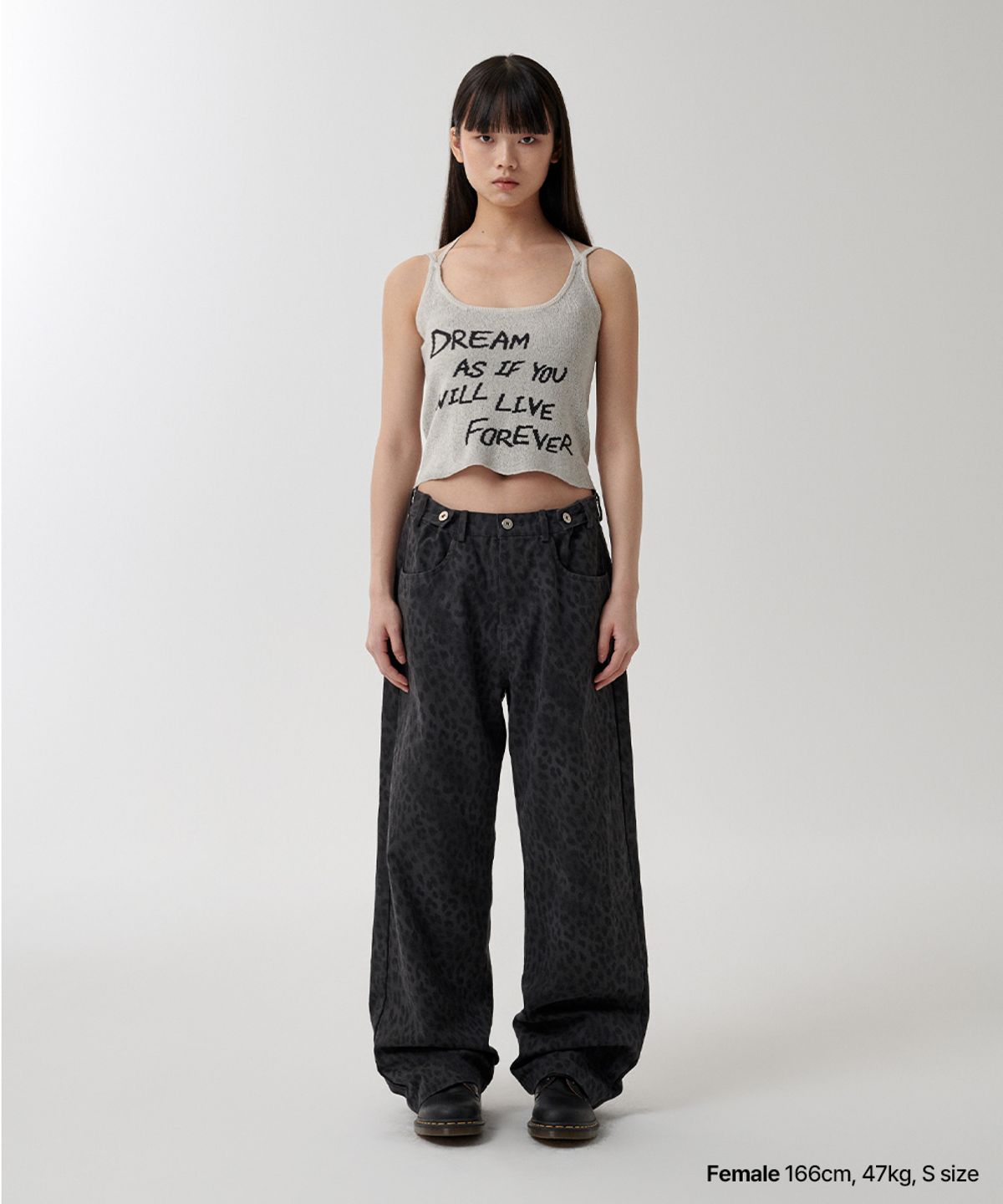 마하그리드(MAHAGRID) LETTERING SLEEVELESS KNIT BEIGE(MG2FMFK613A)