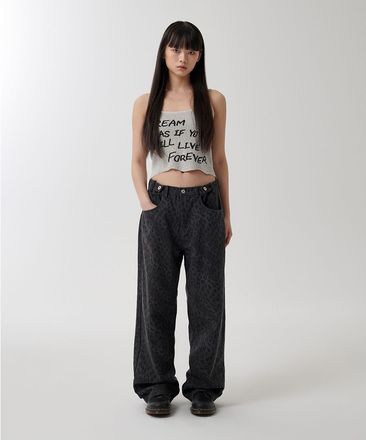 마하그리드(MAHAGRID) LETTERING SLEEVELESS KNIT BEIGE(MG2FMFK613A)