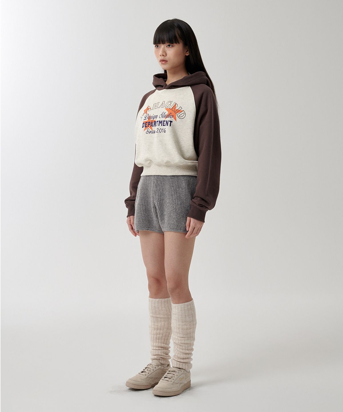 마하그리드(MAHAGRID) DEPARTMENT STAR CROP HOODIE BROWN(MG2FSFM409A)