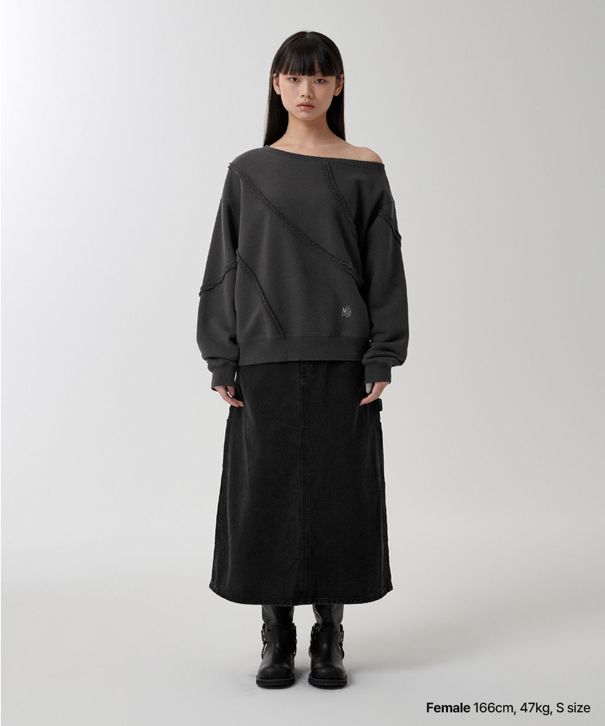마하그리드(MAHAGRID) CUT OFF ONE SHOULDER SWEATSHIRT CHARCOAL(MG2FSFM452A)