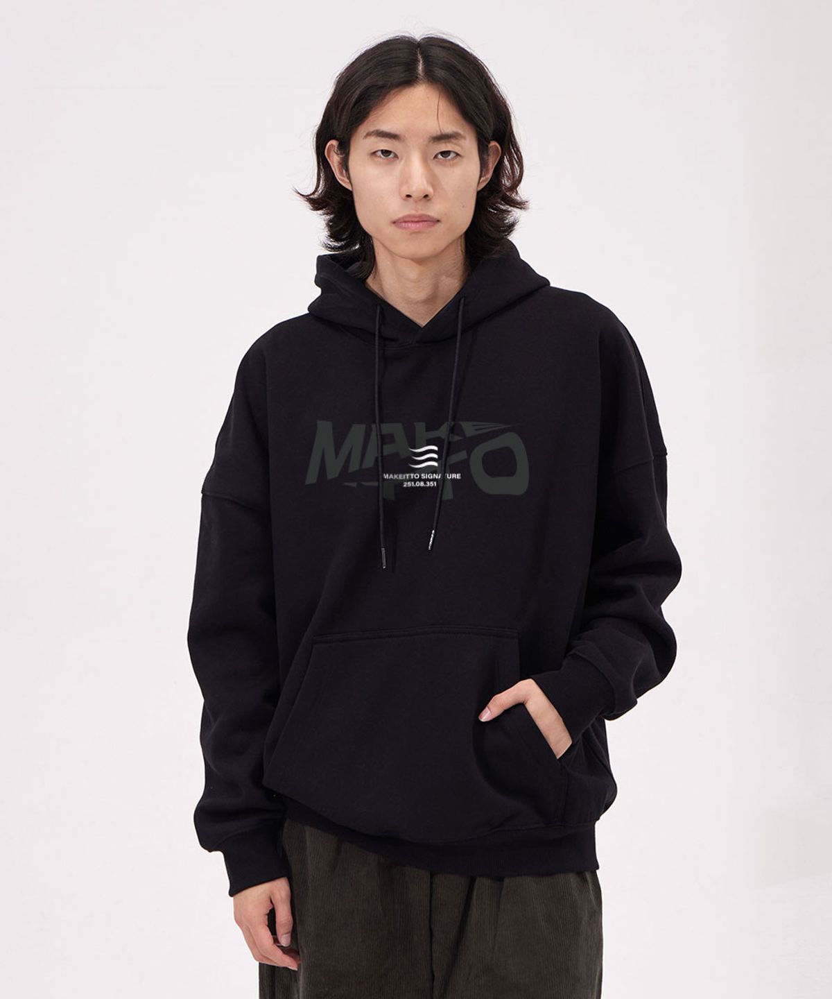 메이킷투(MAKEITTO) 액티브 레터링 후디_블랙