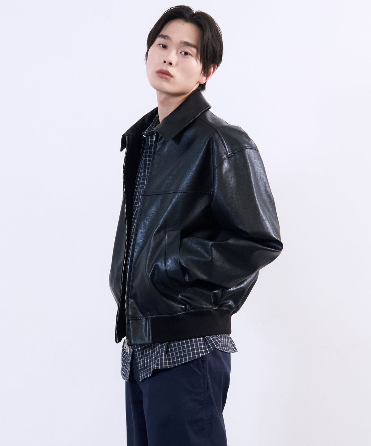 플랙(PLAC) 레더 블루종 점퍼 블랙