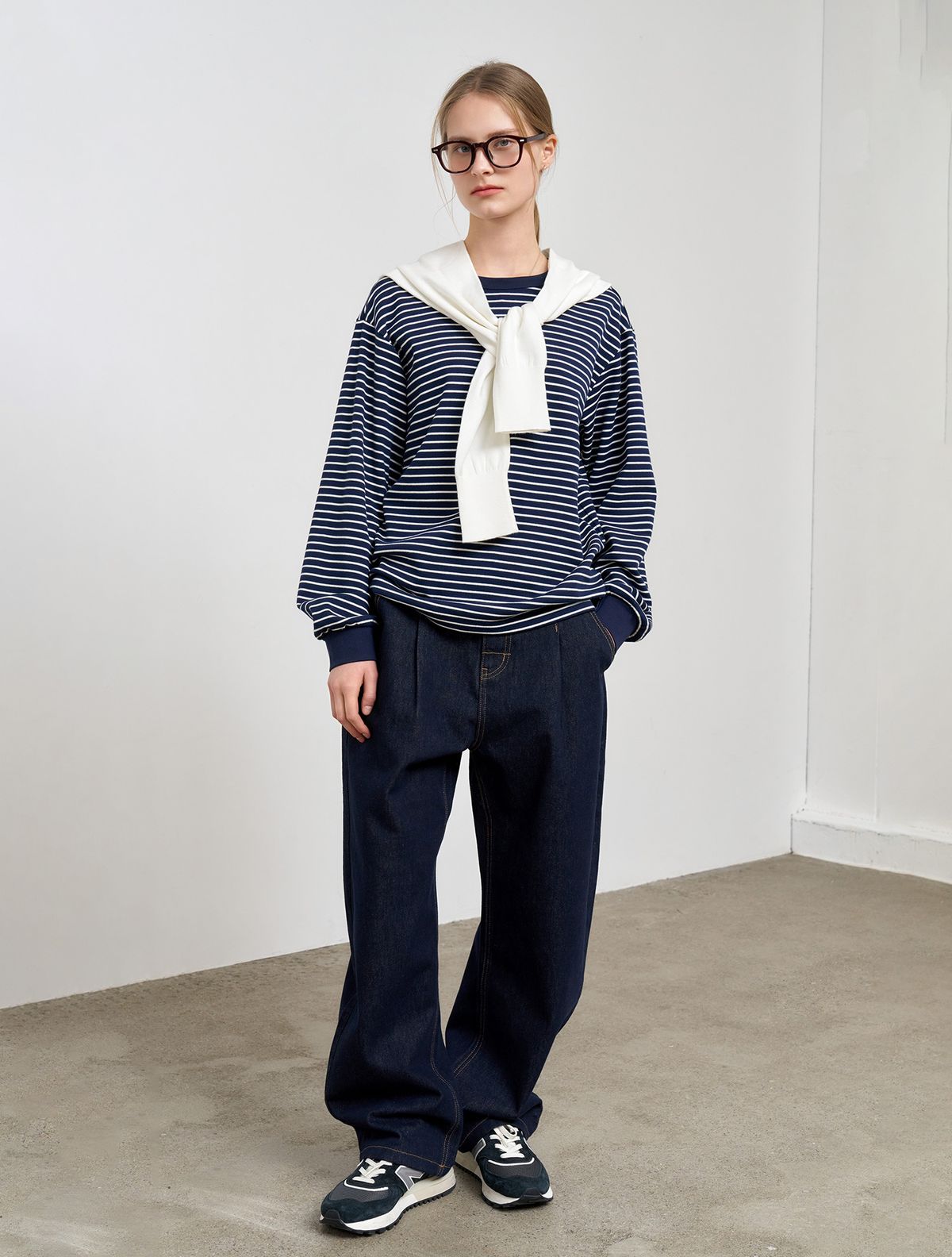 제너럴아이디어(GENERALIDEA) UNISEX 베이직 스트라이프 롱 슬리브 티 [NAVY] / SBE1U01005