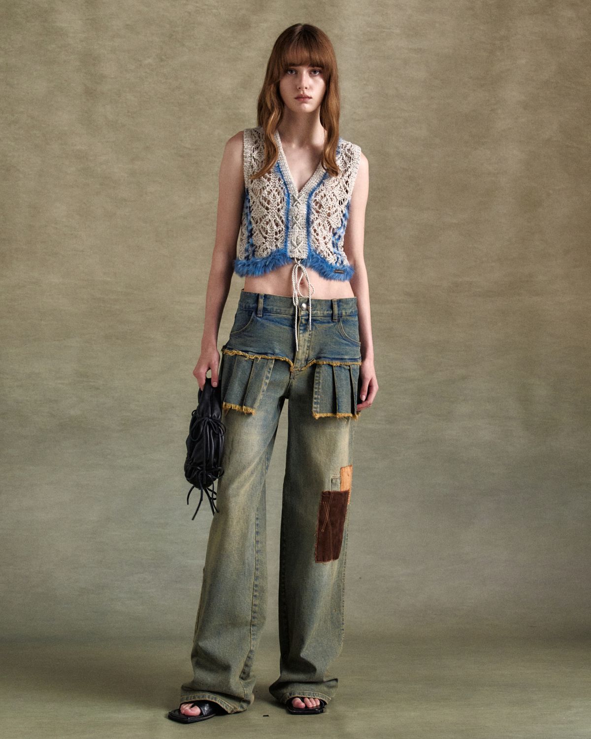 앤더슨벨(ADSB ANDERSSON BELL) 패치워크 데님 플리츠 스커트 진  apa799w(WASHED BLUE)