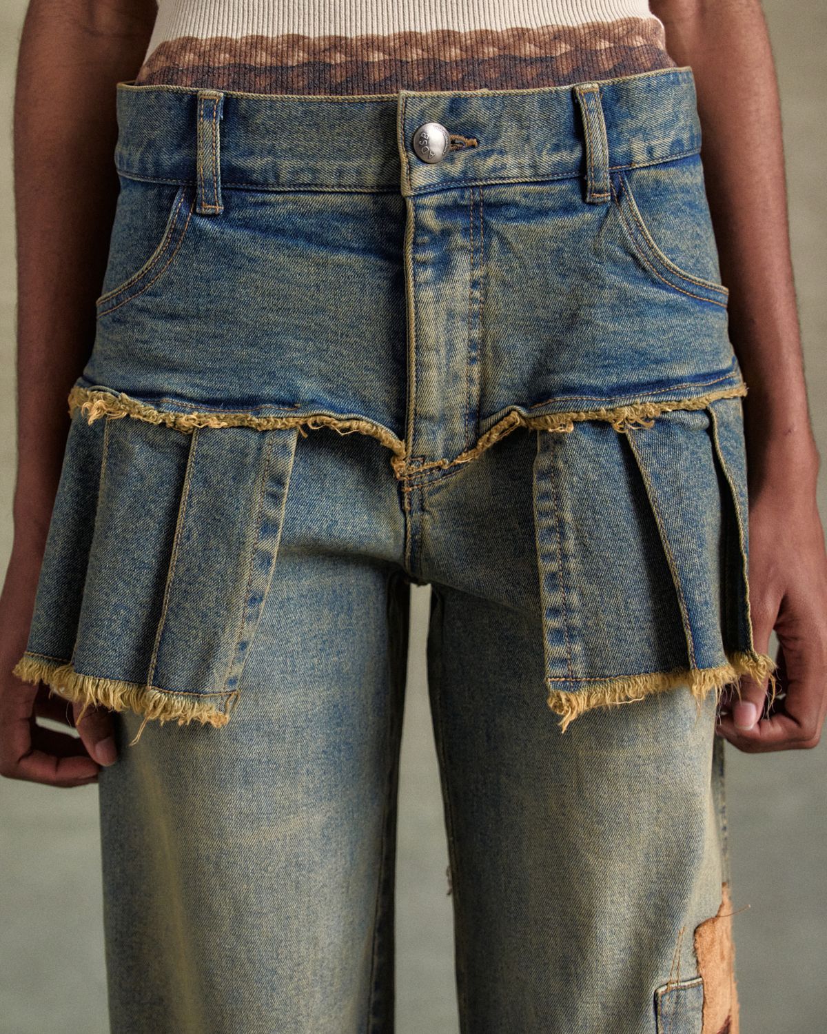 앤더슨벨(ADSB ANDERSSON BELL) 패치워크 데님 플리츠 스커트 진  apa799w(WASHED BLUE)