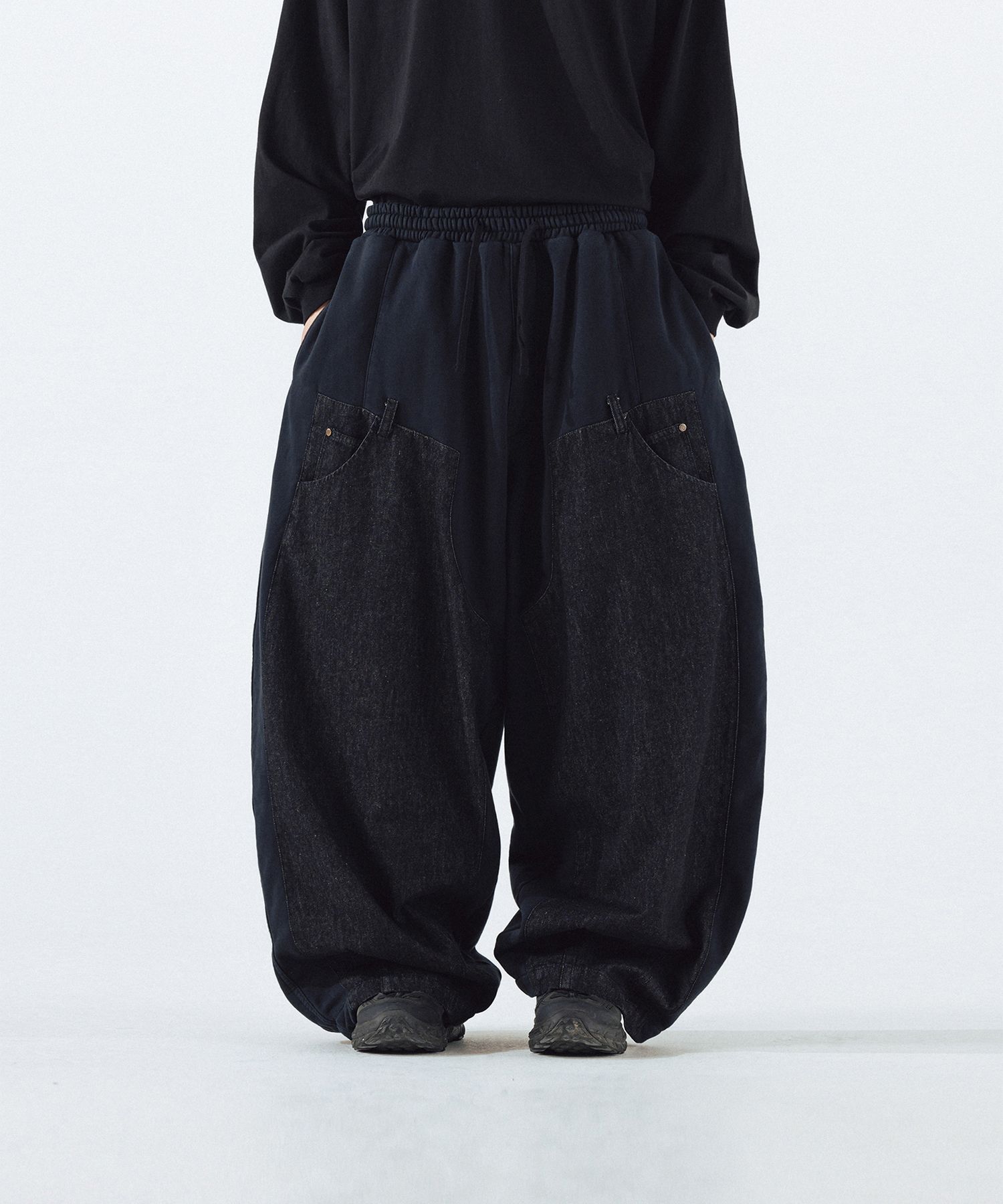 ANGLAN アングラン　バルーン　オーバーオール　ブラック　musinsa MUSINSA公式 | ANGLAN Denim Double Sweat Balloon Pants - Black