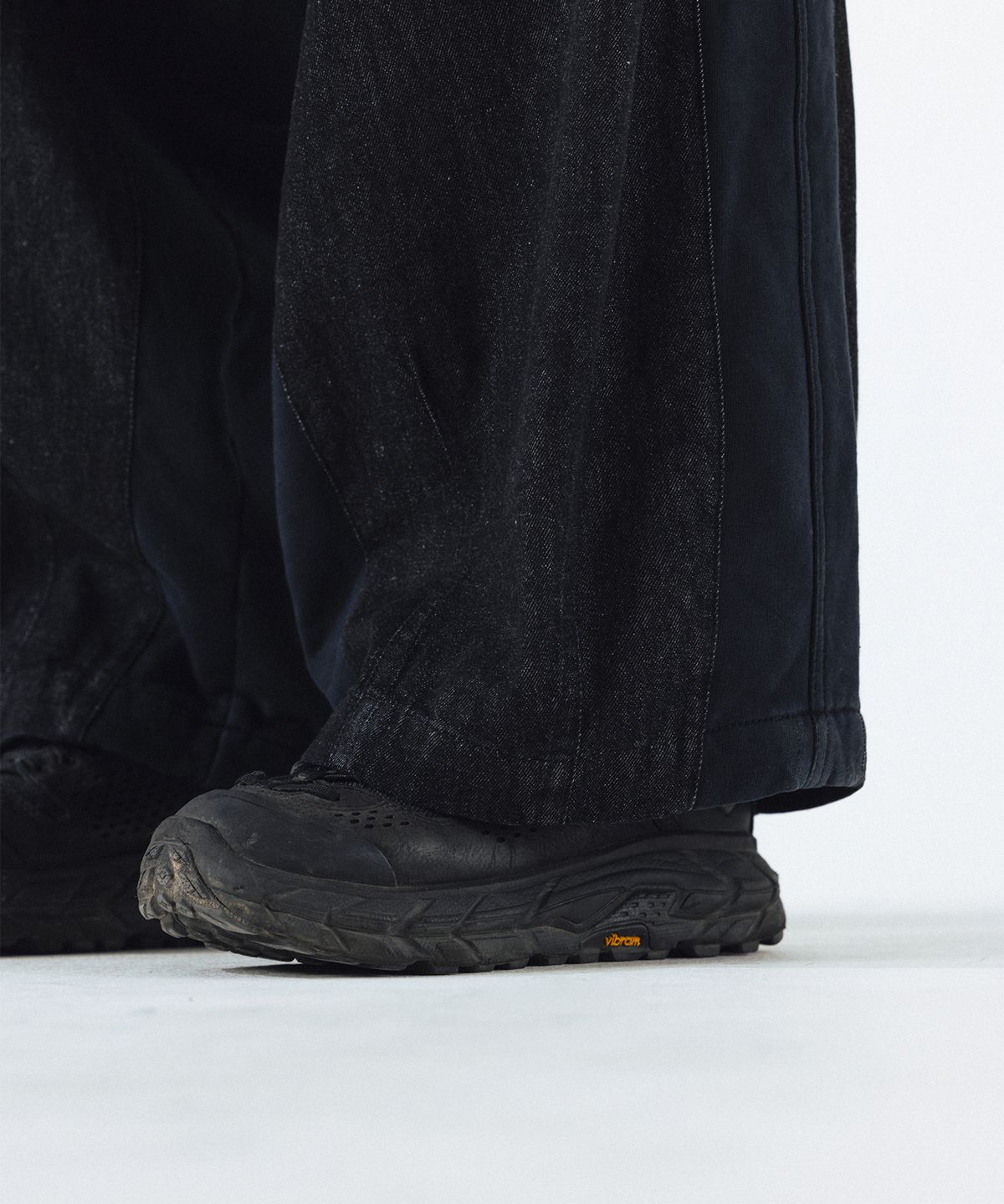 앵글런(ANGLAN) Denim Double Sweat Balloon Pants - Black