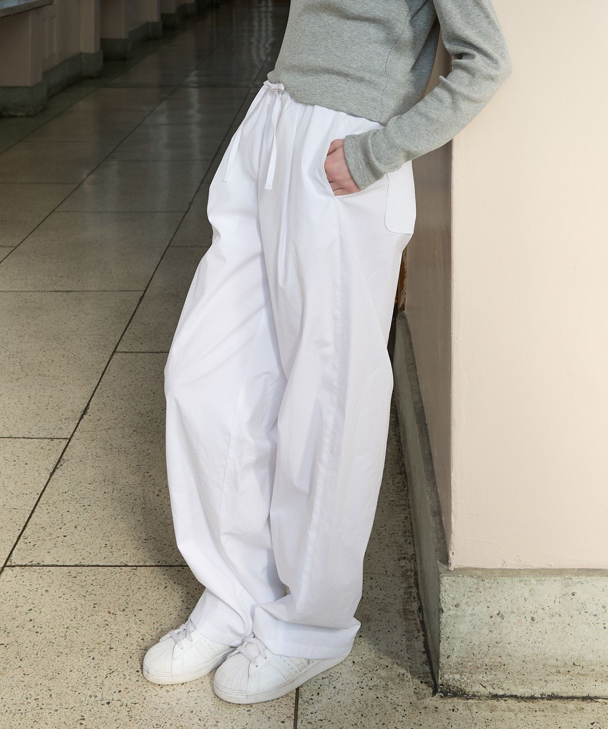 튜드먼트(TTUDEMENT) RELAXED STRING PANTS WHITE