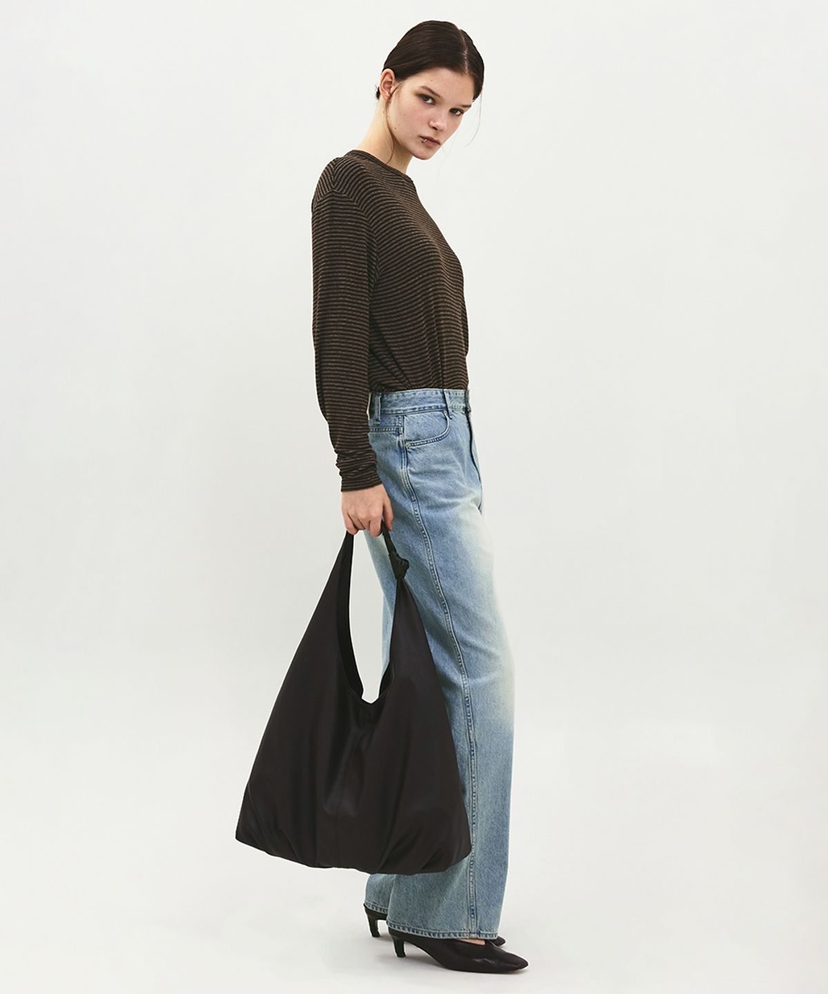 러프사이드 화이트라벨(ROUGH SIDE WHITE LABEL) Clam Bag Dark Brown