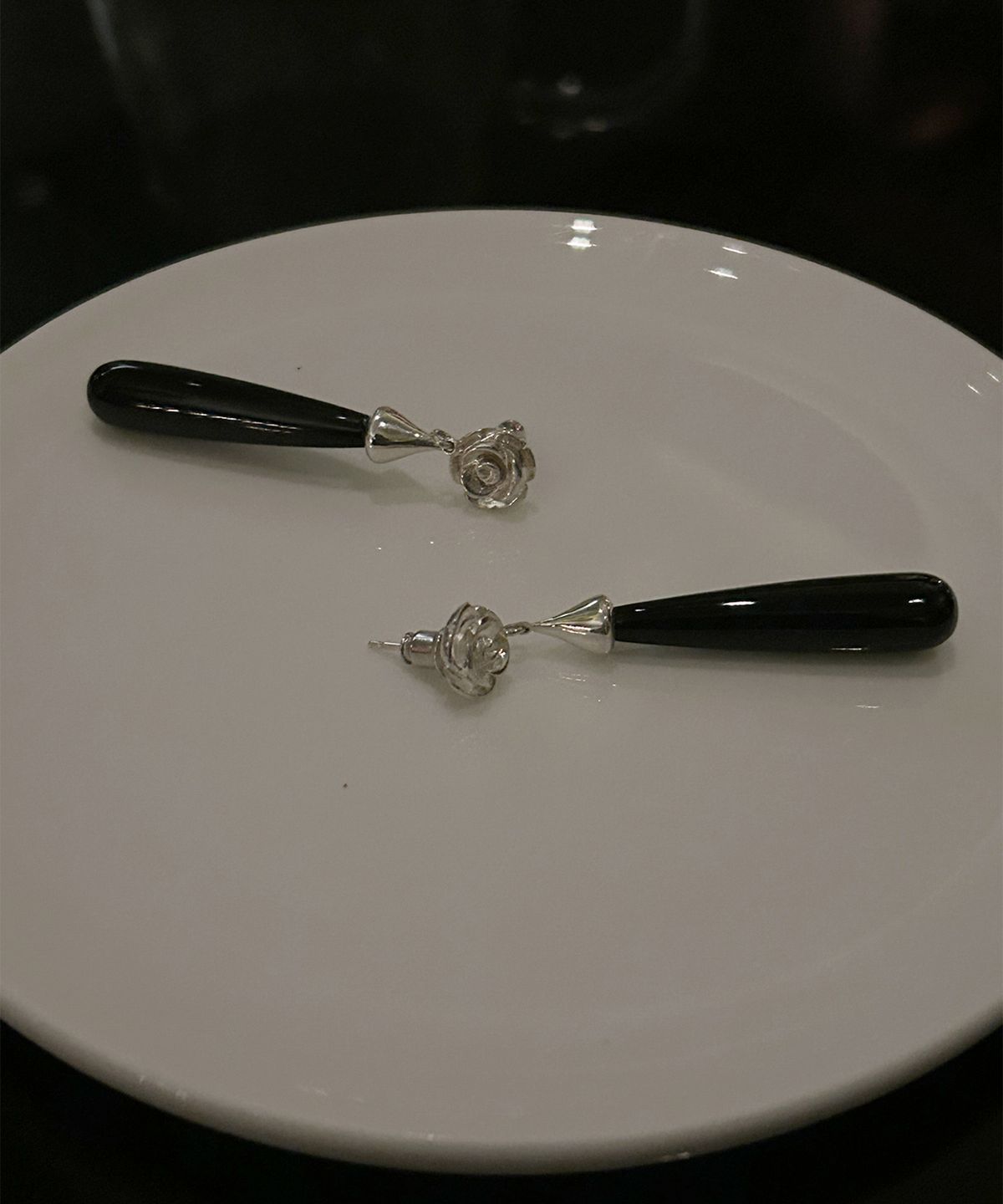 마르타(MARTA) 925silver. Rose earring_onyx