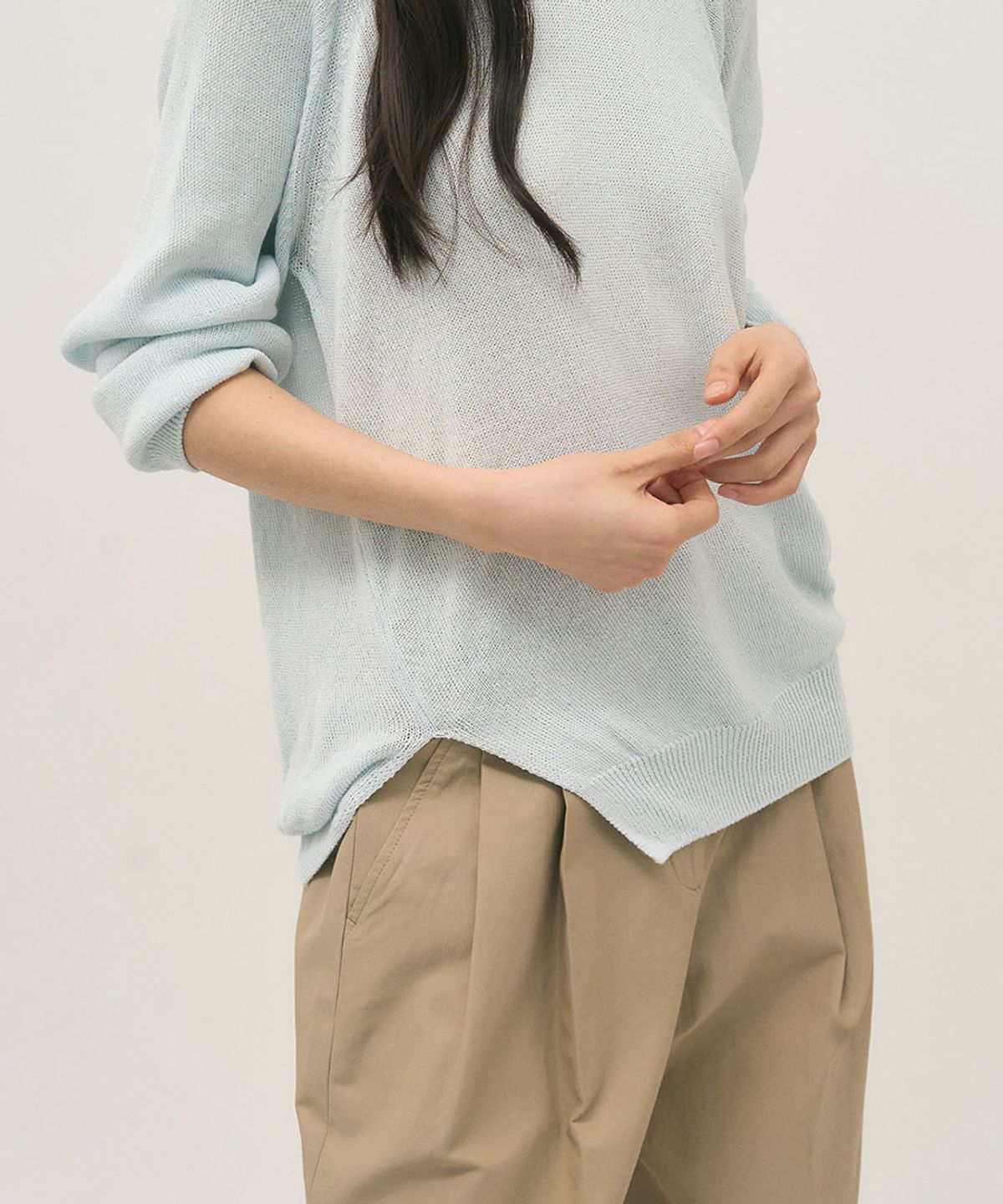 러프사이드 화이트라벨(ROUGH SIDE WHITE LABEL) Twist Raglan Knit Ice Blue