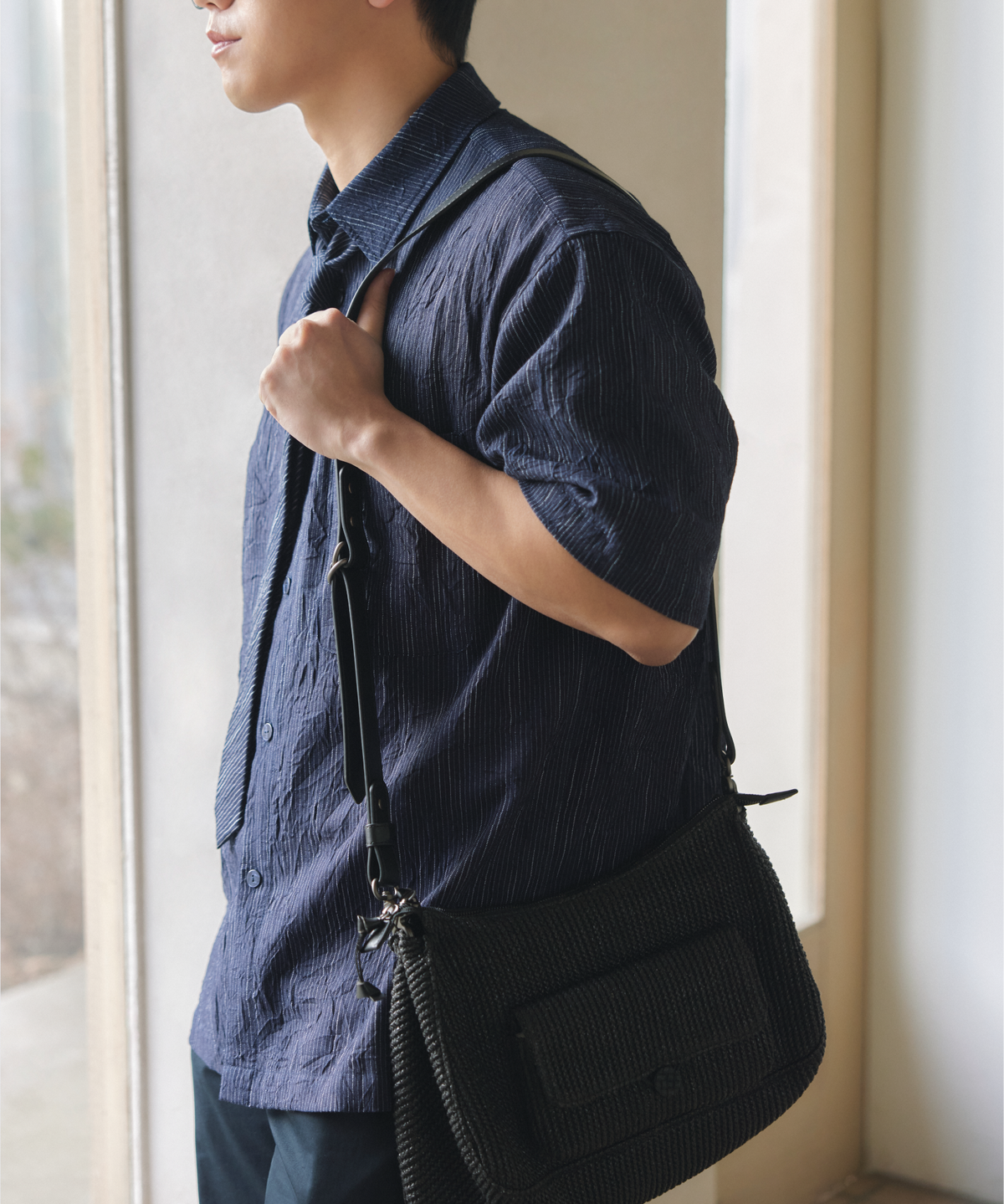 넌블랭크(NONBLANK) 크로스 바디 백_BLACK