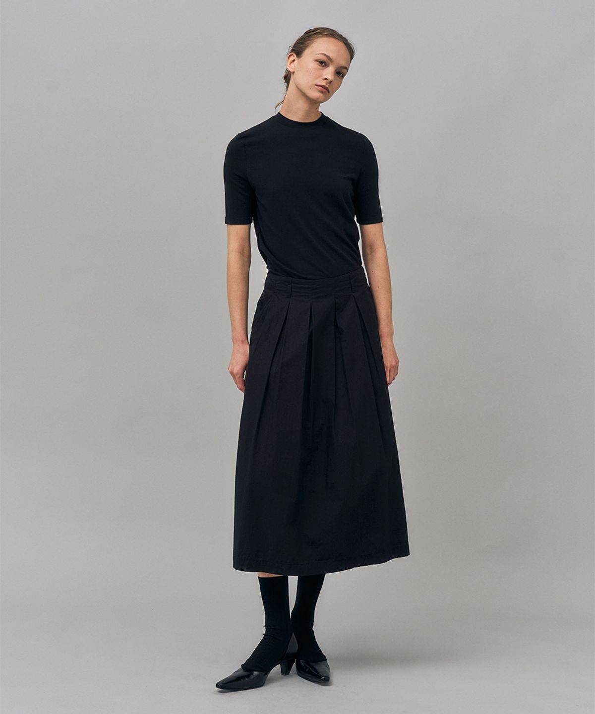 러프사이드 화이트라벨(ROUGH SIDE WHITE LABEL) Mock Neck Half T-Shirt Crow