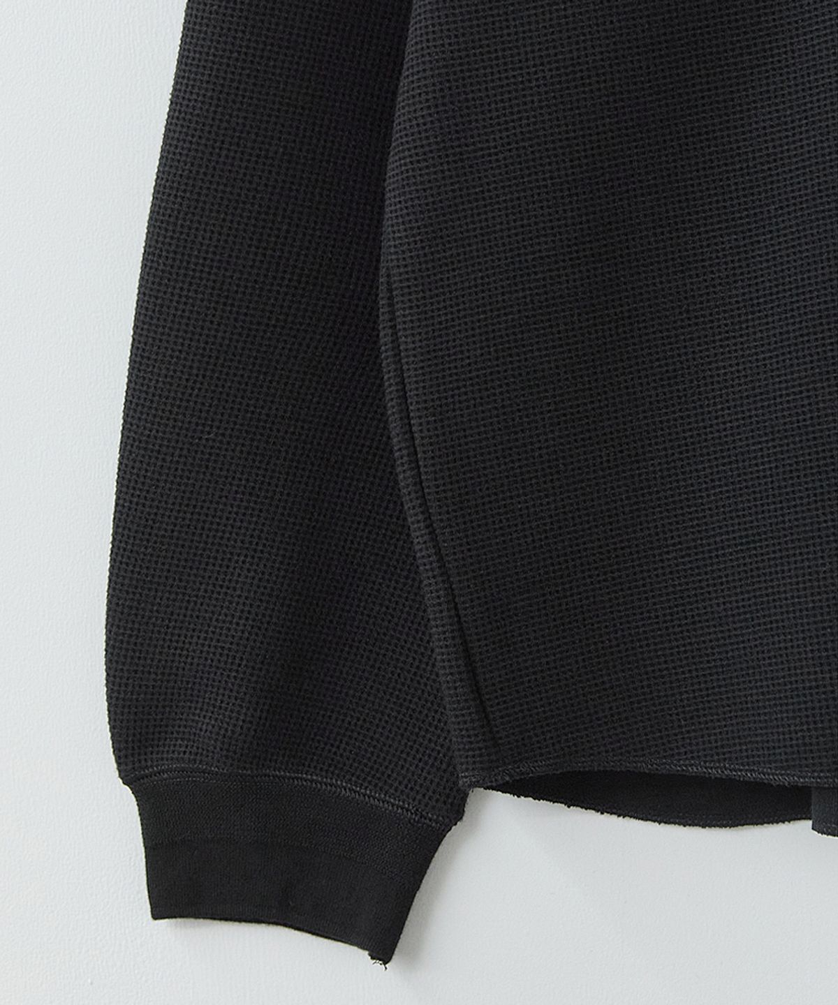 러프사이드(ROUGHSIDE) Waffle Long Sleeve Ash Black