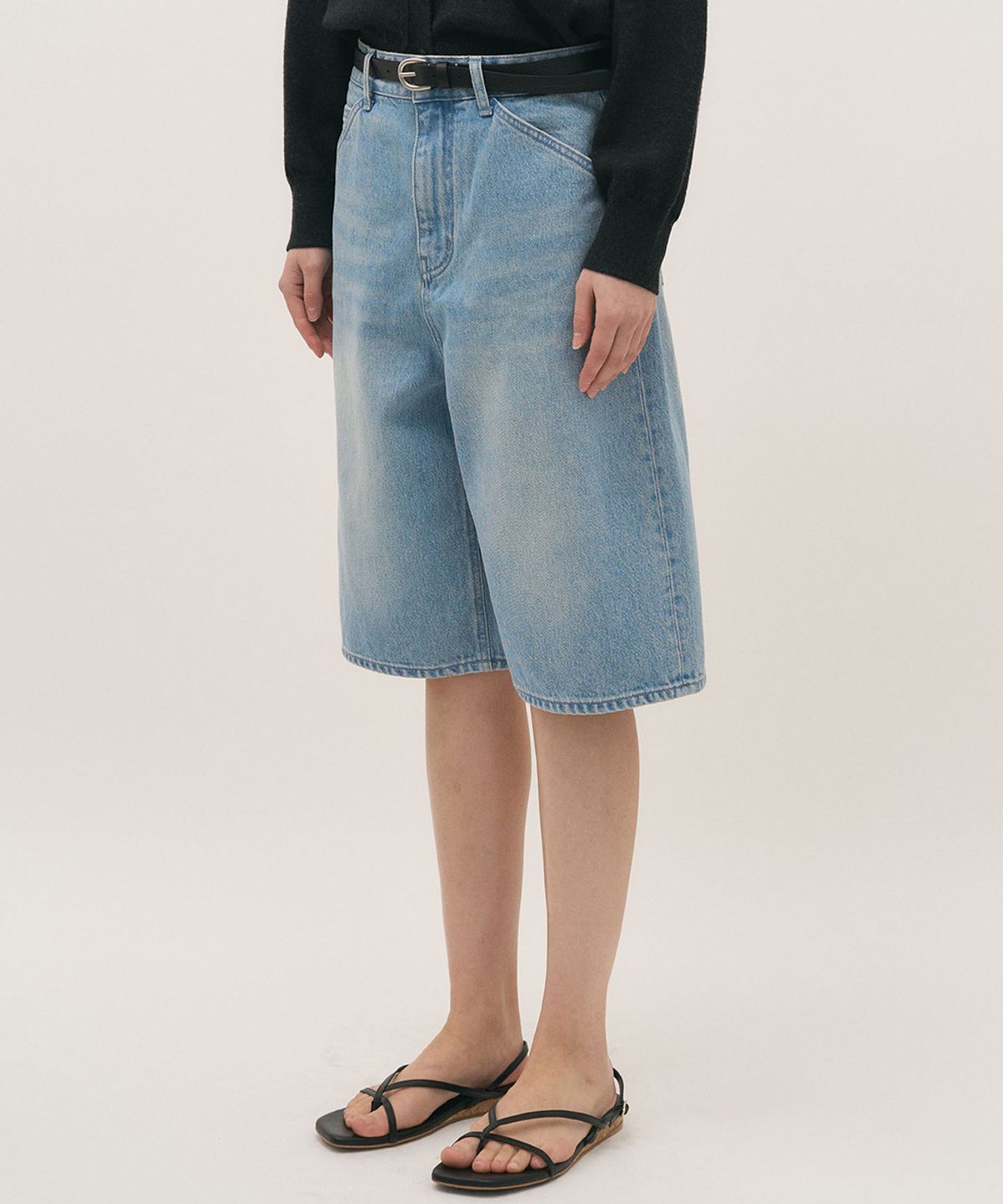 러프사이드 화이트라벨(ROUGH SIDE WHITE LABEL) Bermuda Denim Shorts Lake Blue