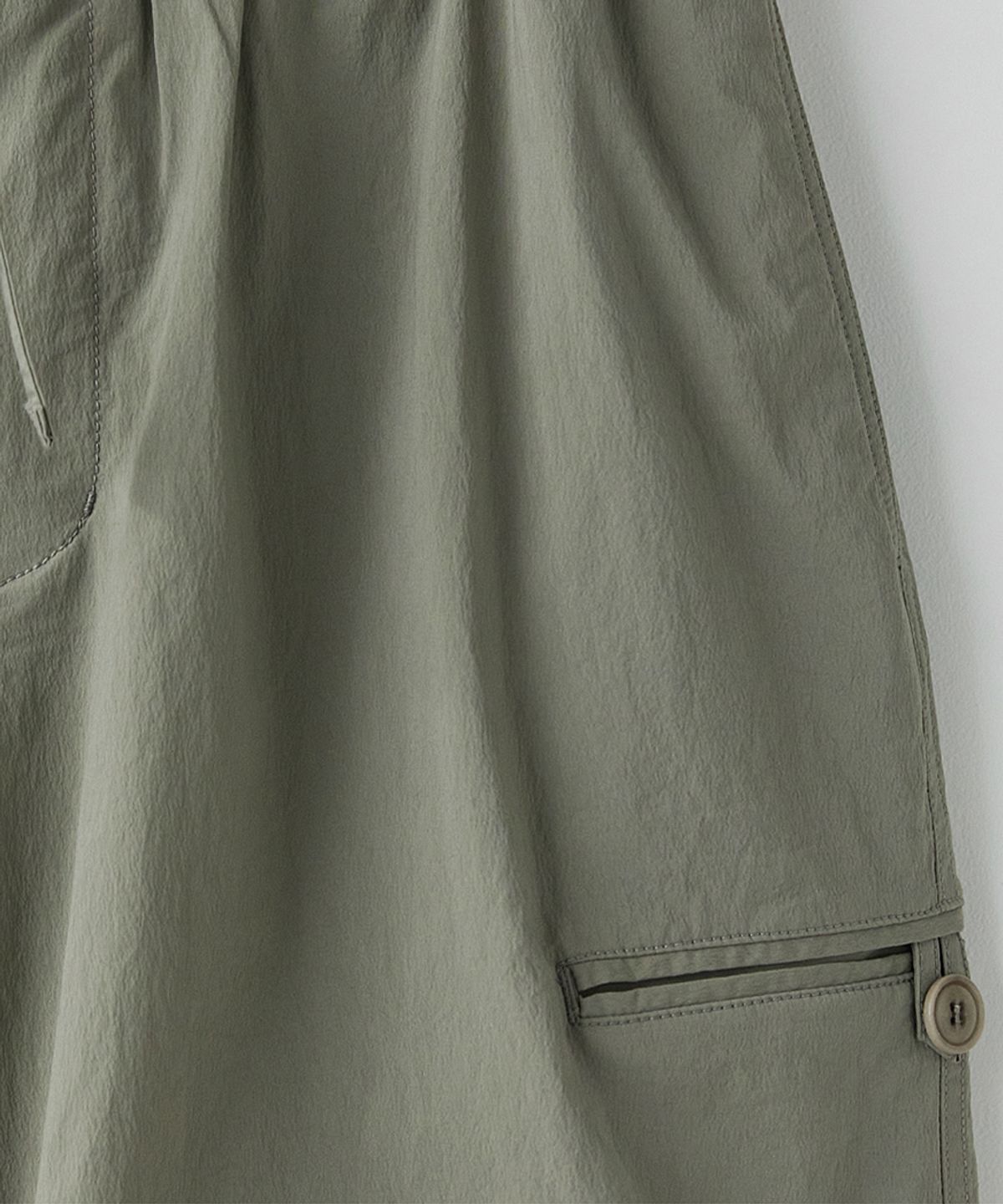 러프사이드(ROUGHSIDE) Easy Para Pants Sage