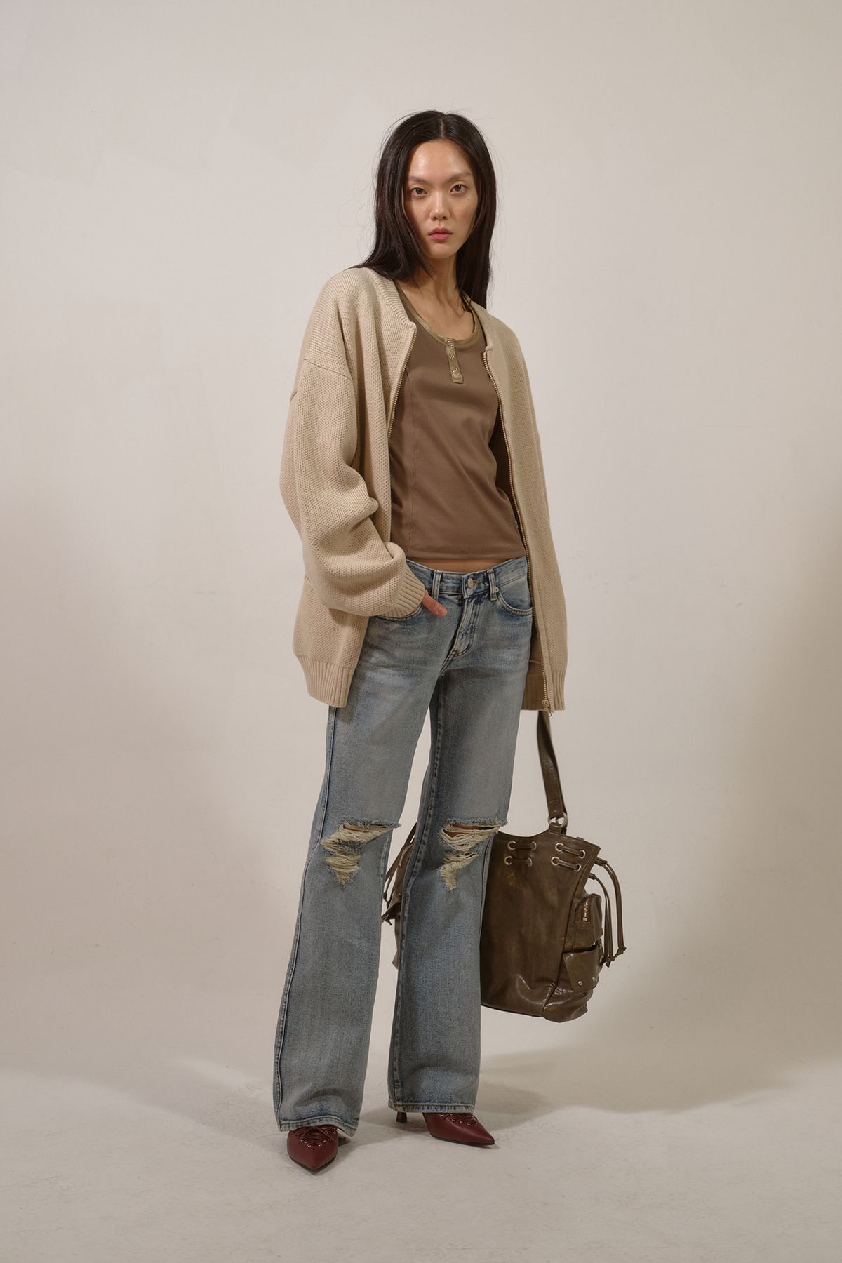 다이닛(DEINET) RIPPED DAMAGE BOOTS CUT DENIM IN BLUE
