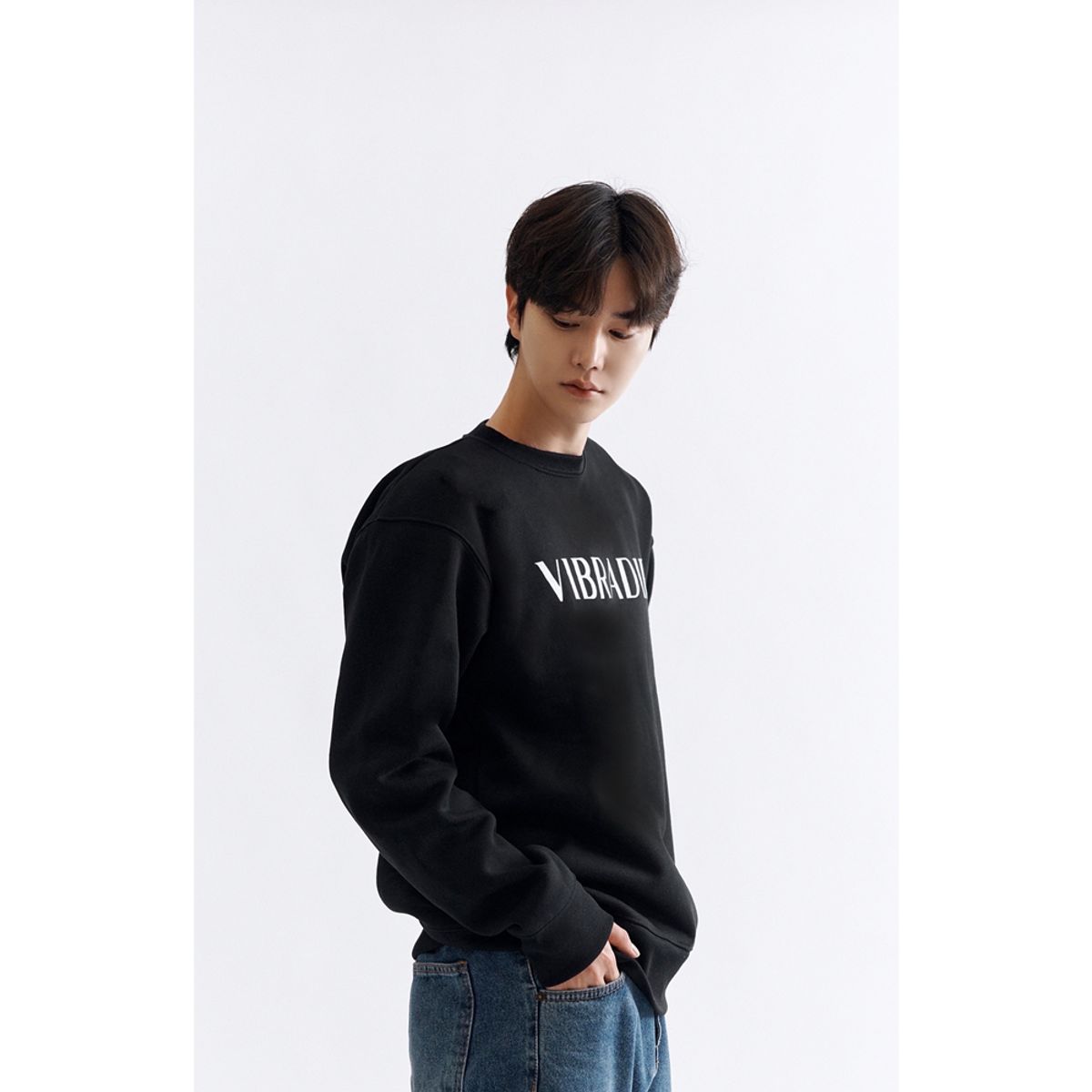 바이브라디(VIBRADIE) VB 남성 로고 블랙 맨투맨