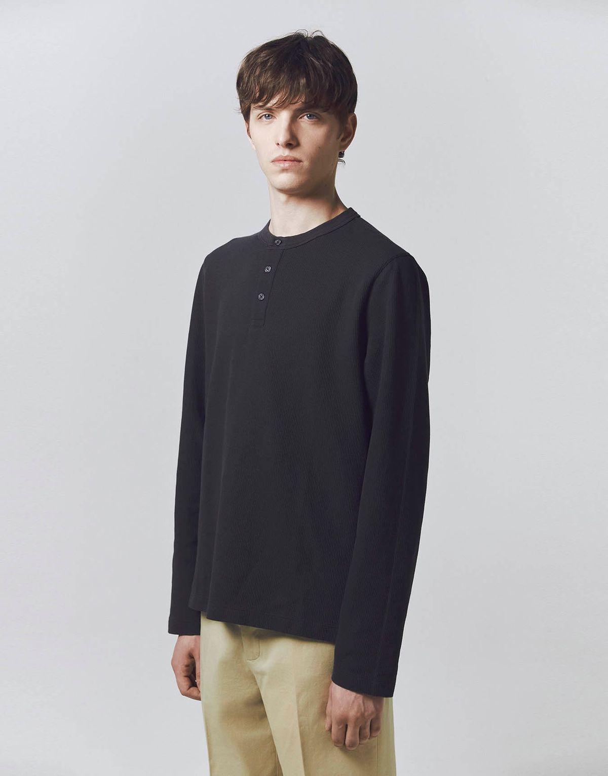 컨셉원(CONCEPTS1ONE) 텍스쳐드 헨리넥 긴팔티 10025504/025504 [2color]